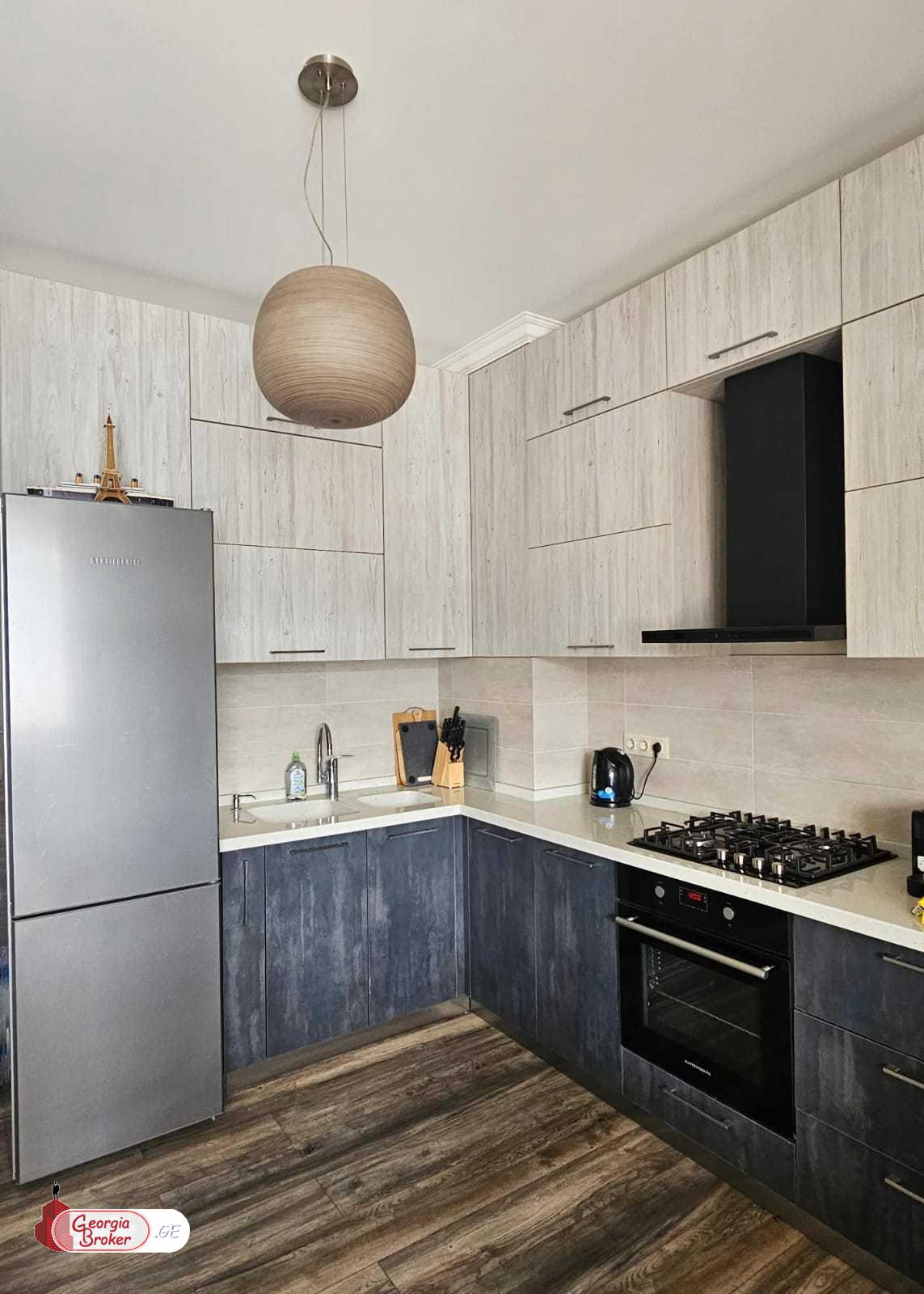 продается квартира с новым ремонтом 3-комнаты