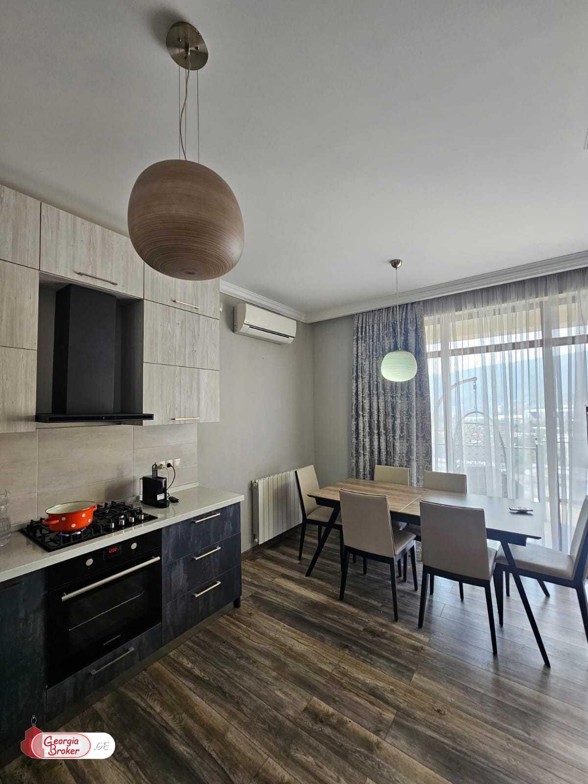 продается квартира с новым ремонтом 3-комнаты