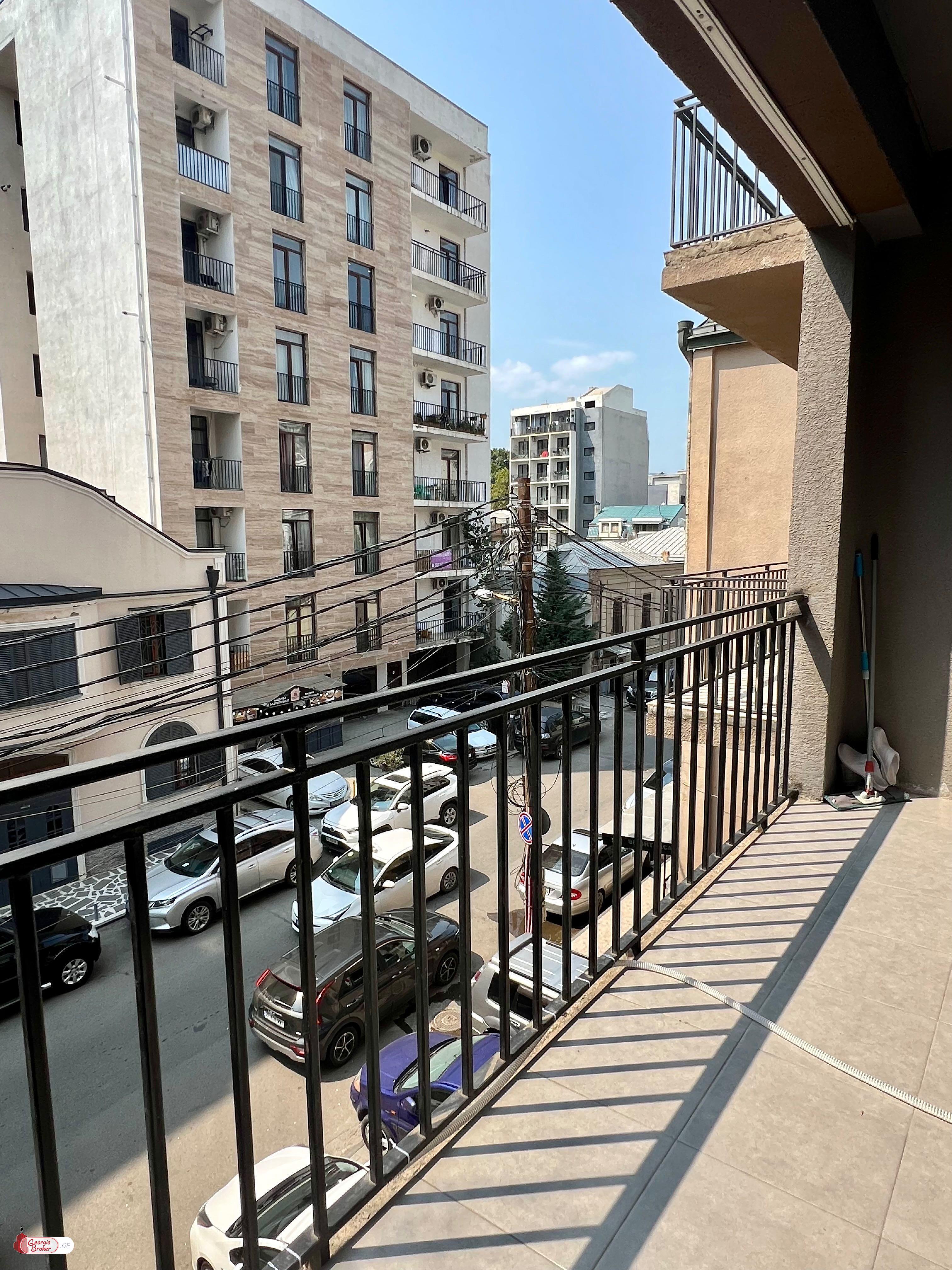 nearly repaired 2-room apartment for sale