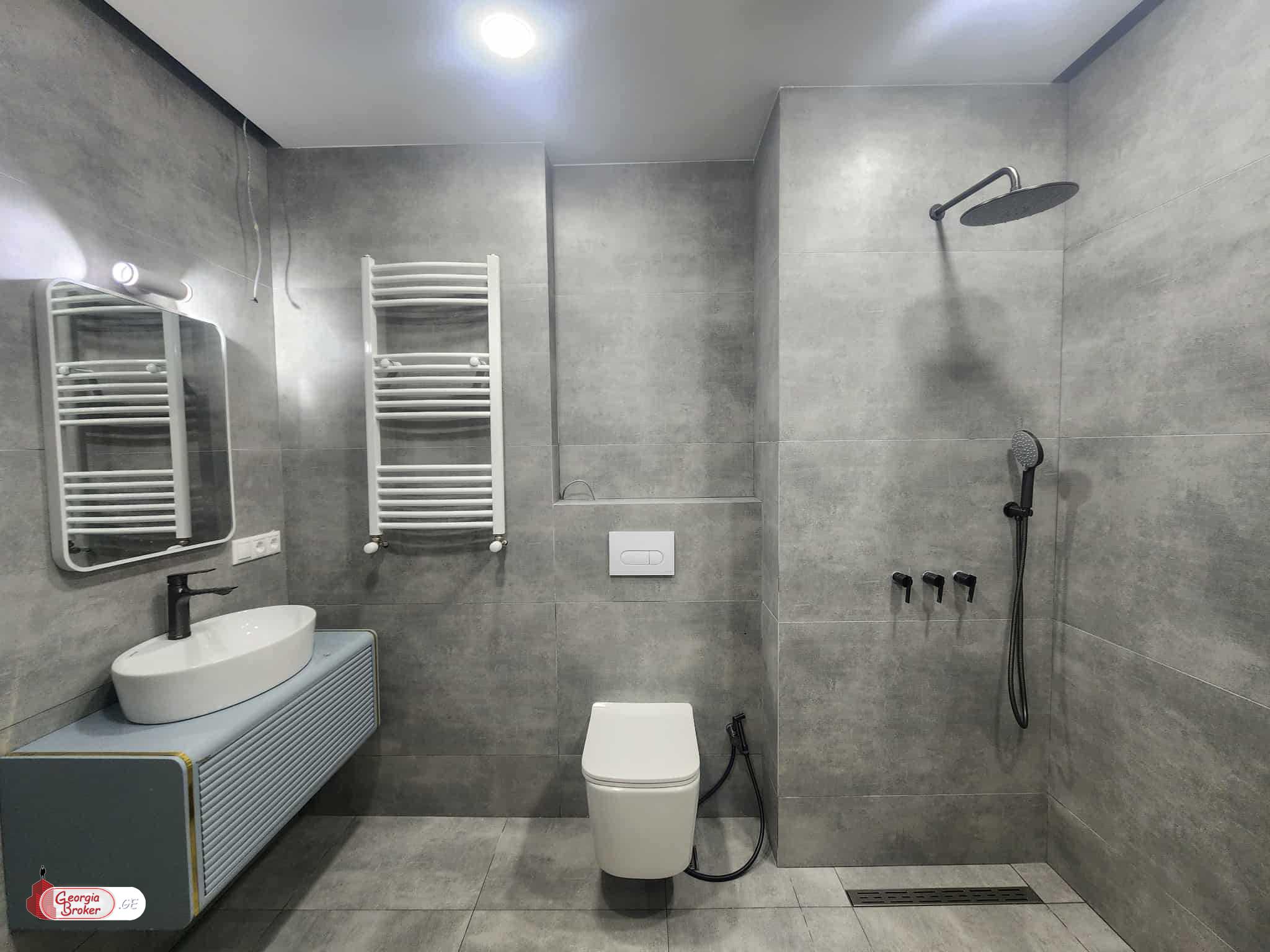 продается квартира с новым ремонтом 2-комнаты