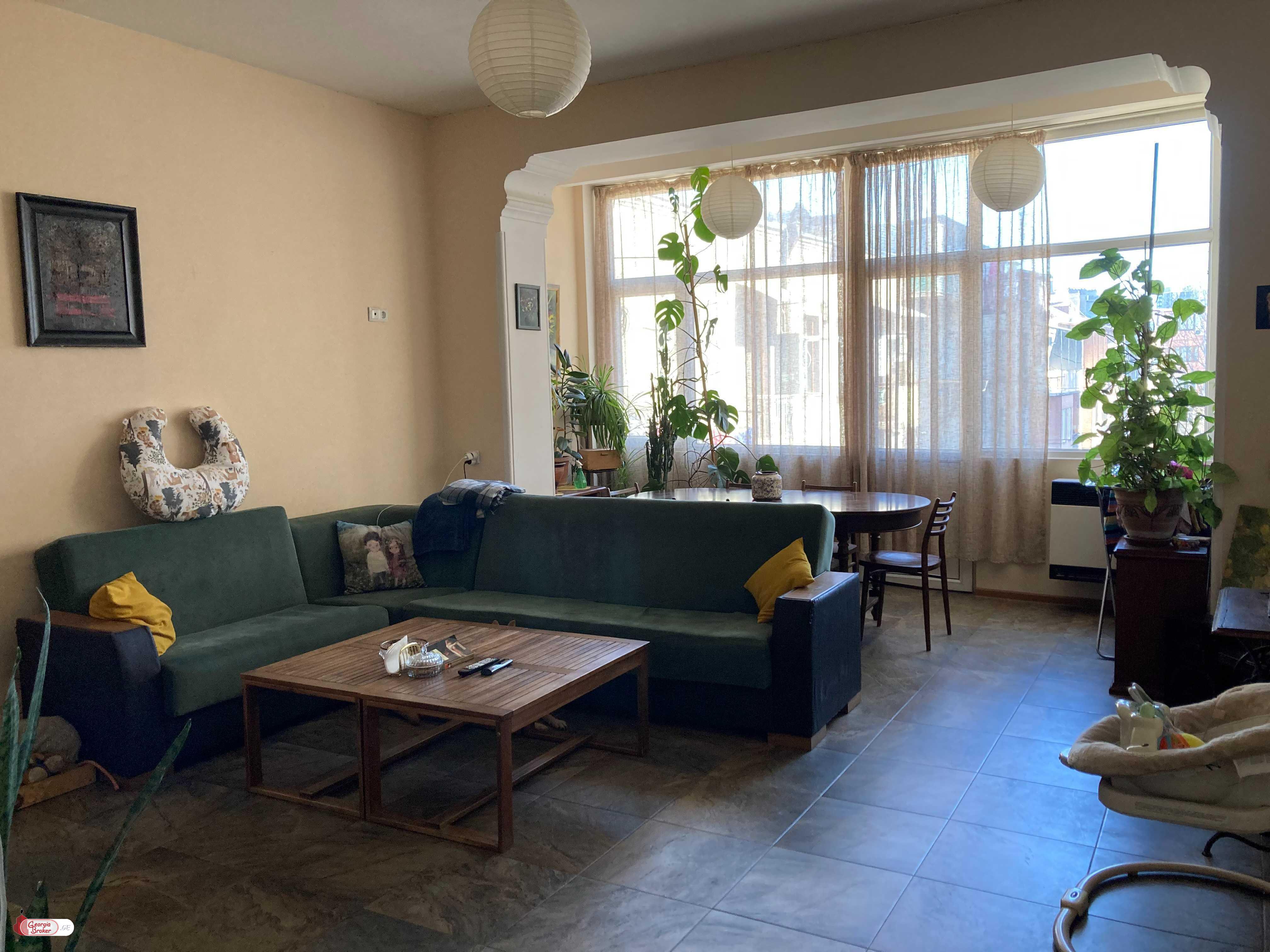 nearly repaired 3-room apartment for sale