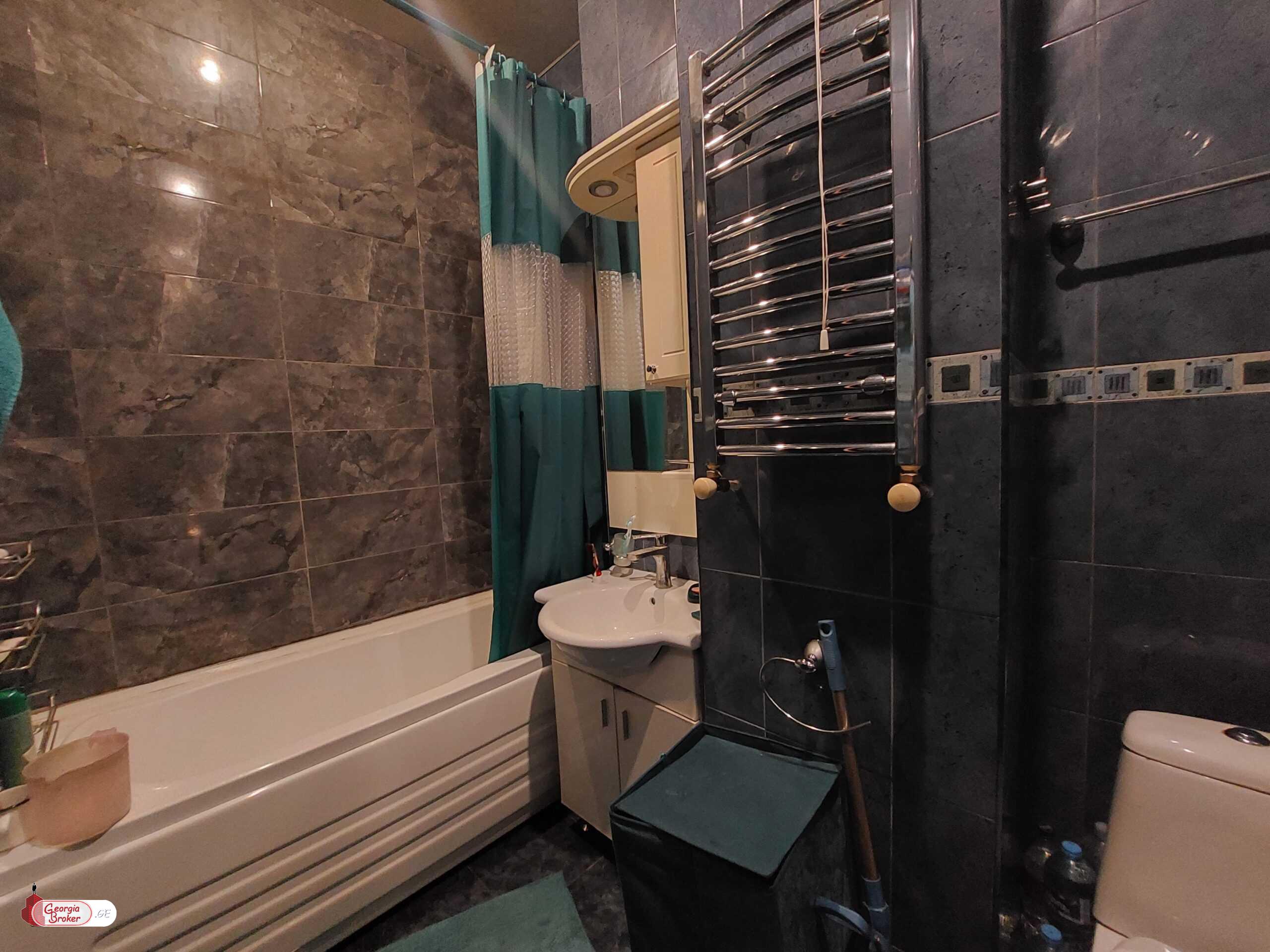 nearly repaired 5-room apartment for sale