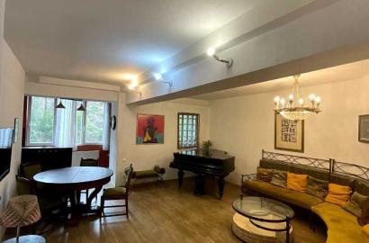 продается квартира с новым ремонтом 4-комнаты