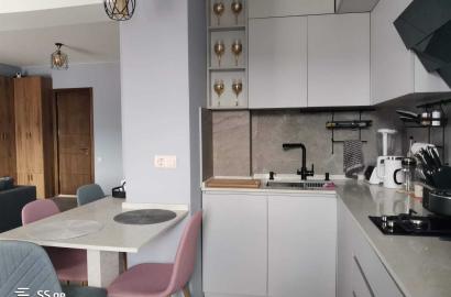 продается квартира с новым ремонтом 3-комнаты