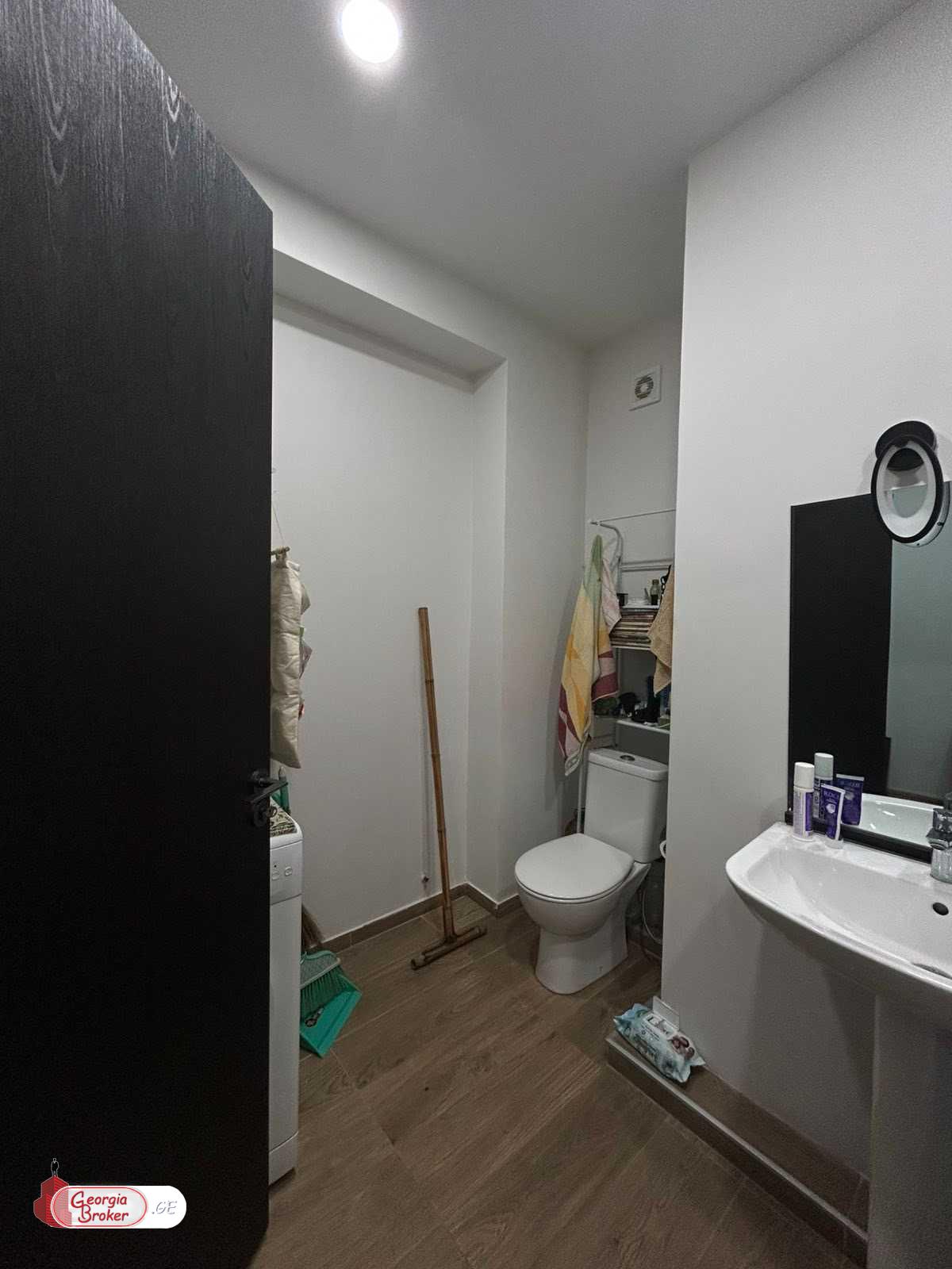 продается квартира с новым ремонтом 3-комнаты