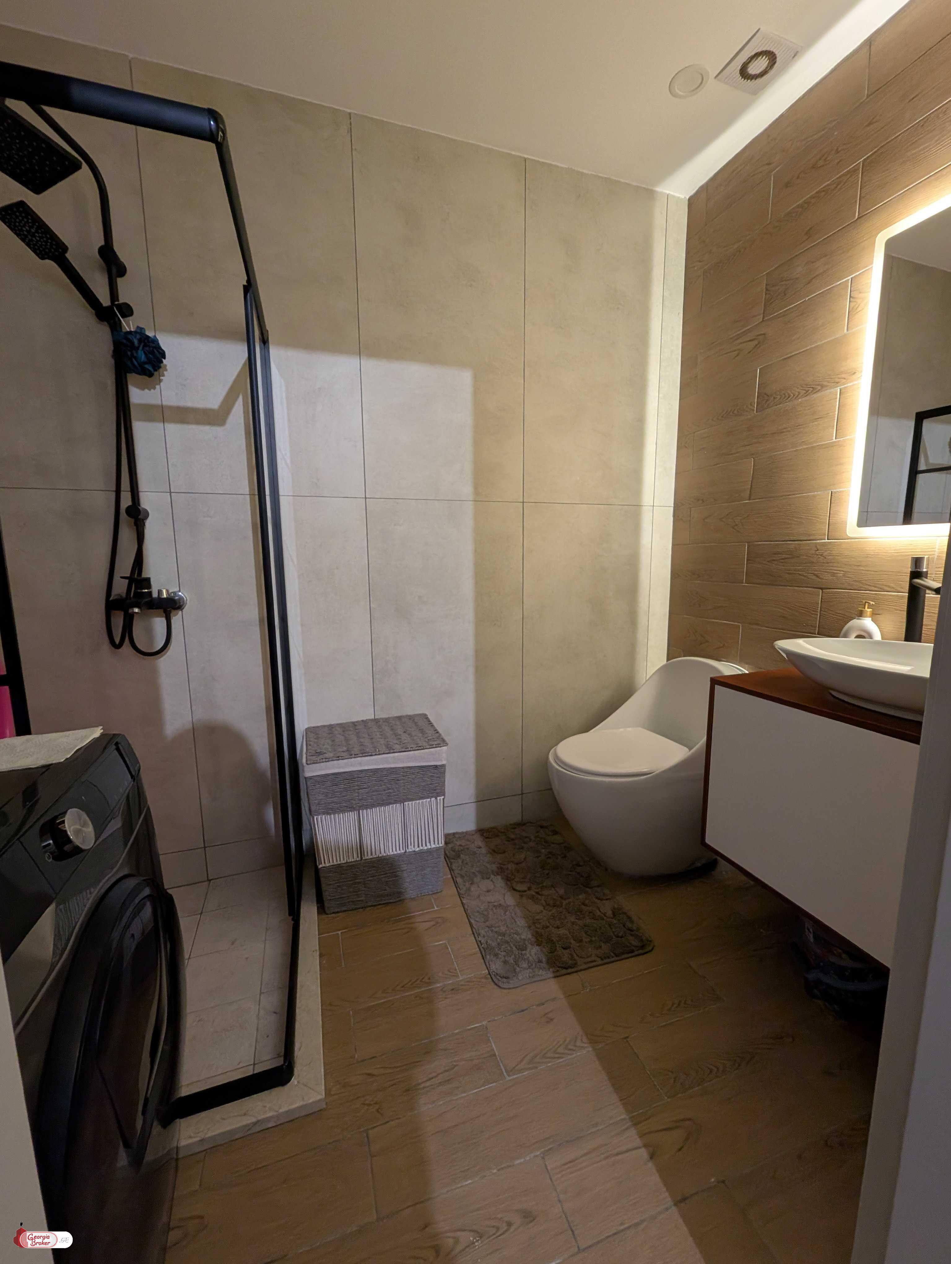 იყიდება ახალი გარემონტებული 3 ოთახიანი ბინა