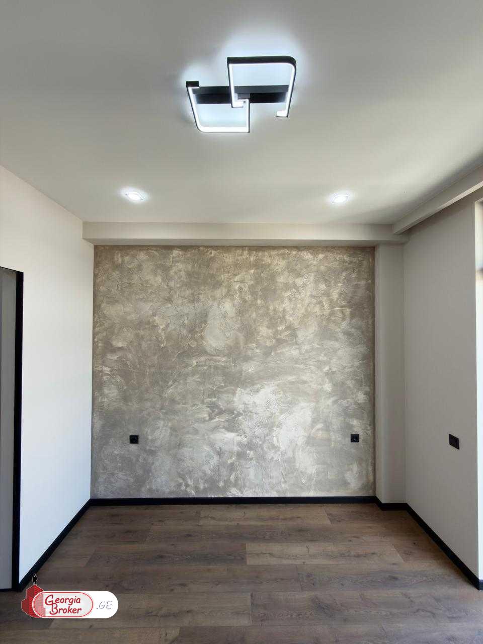 продается квартира с новым ремонтом 3-комнаты