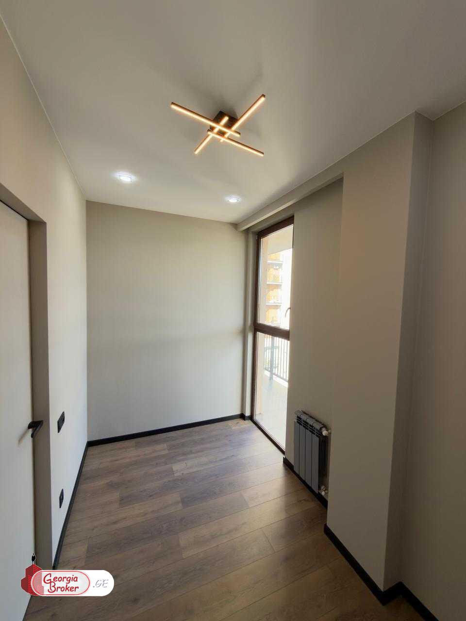 продается квартира с новым ремонтом 3-комнаты