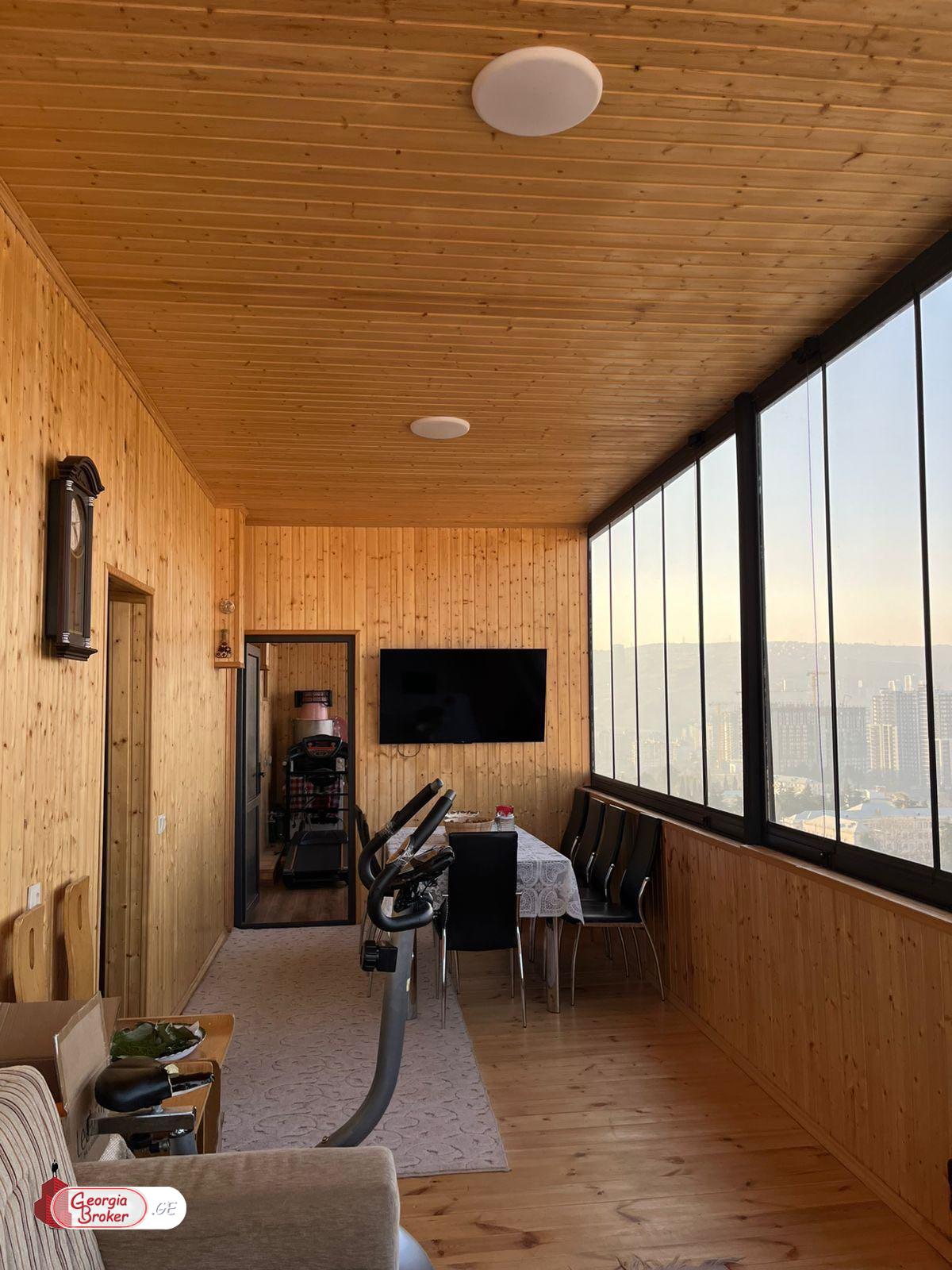 იყიდება ახალი გარემონტებული 6 ოთახიანი ბინა