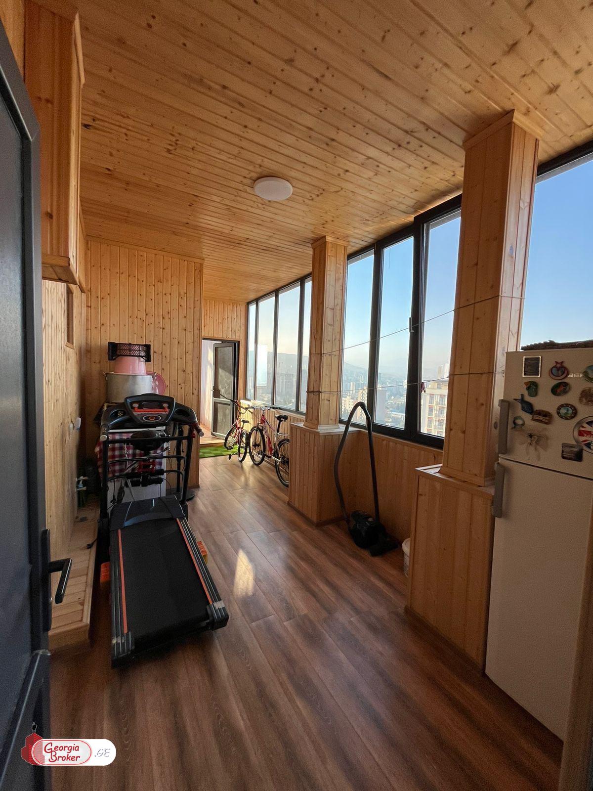 იყიდება ახალი გარემონტებული 6 ოთახიანი ბინა