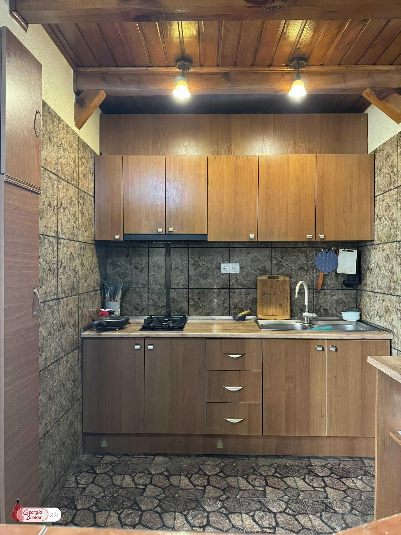 продается квартира с новым ремонтом 2-комнаты