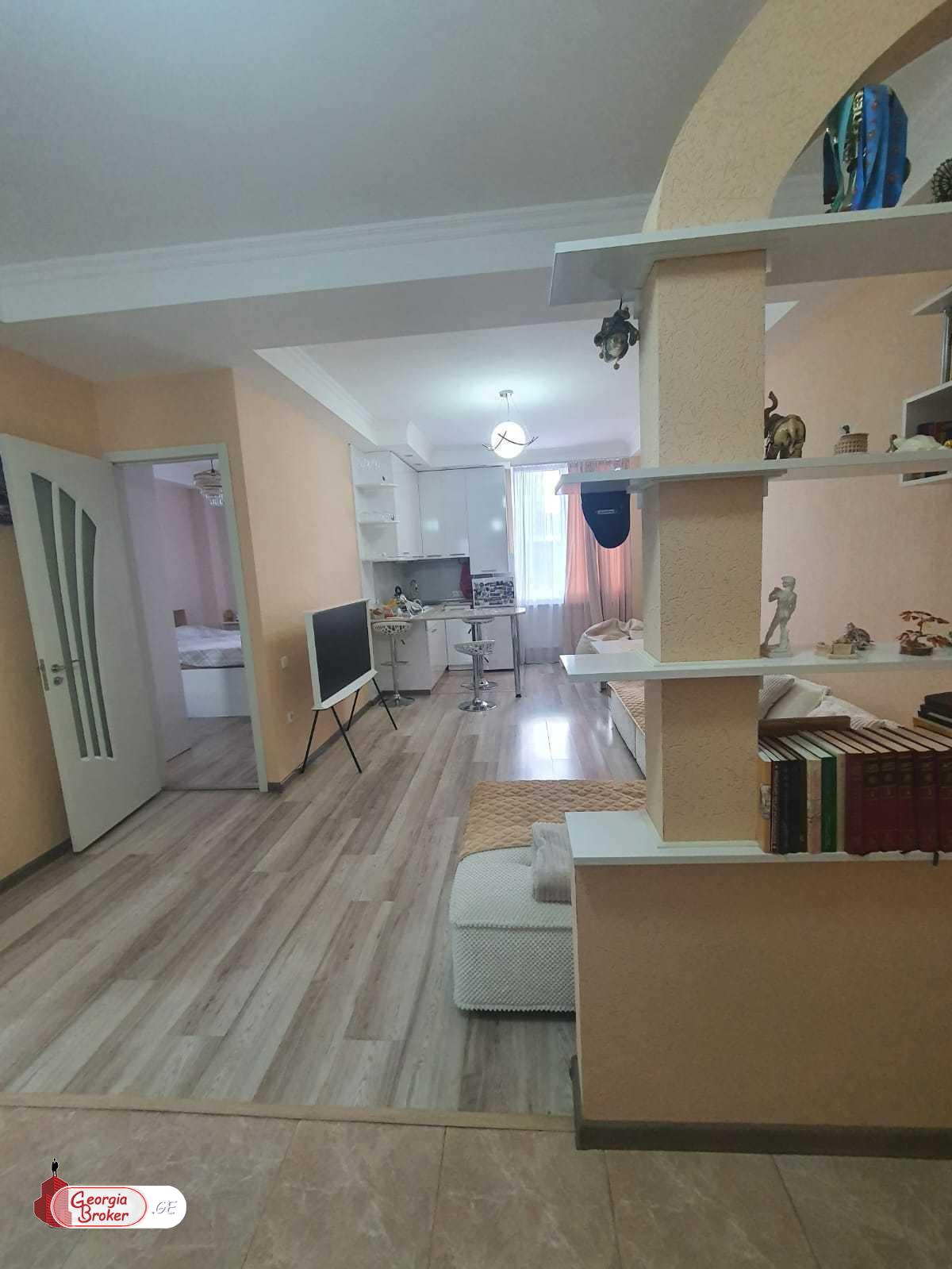 nearly repaired 2-room apartment for sale