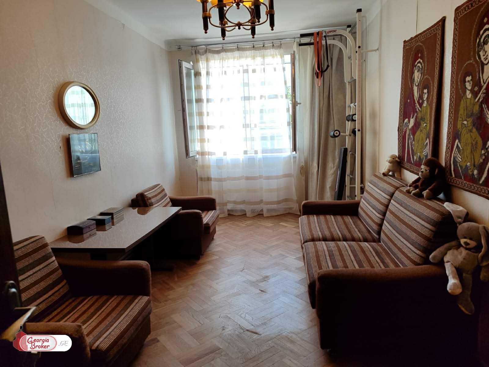 old repaired 4-room apartment for sale