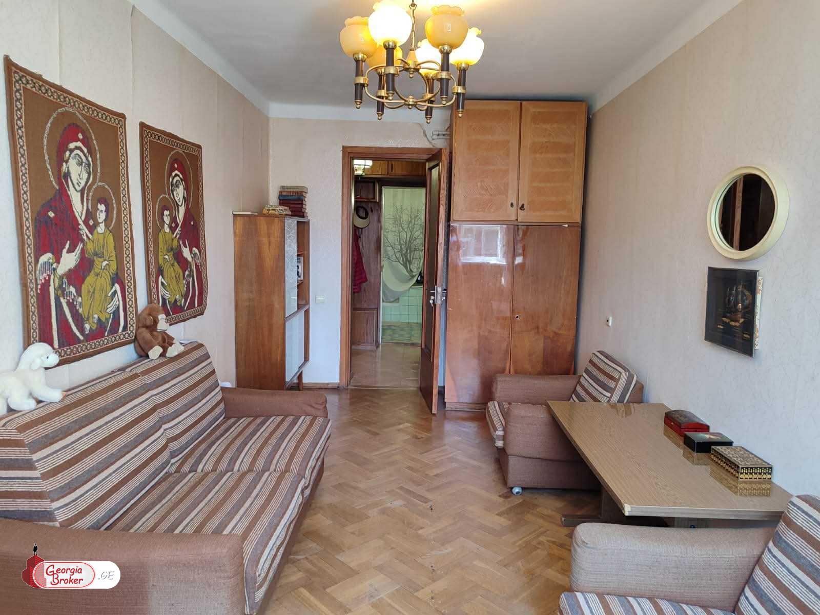 old repaired 4-room apartment for sale