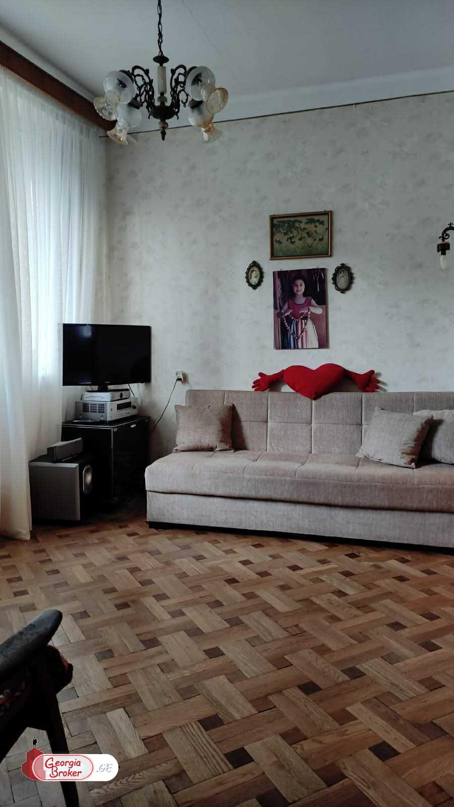 old repaired 4-room apartment for sale