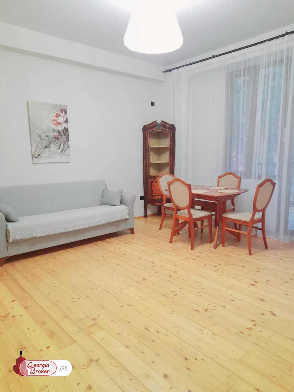 продается квартира с новым ремонтом 3-комнаты