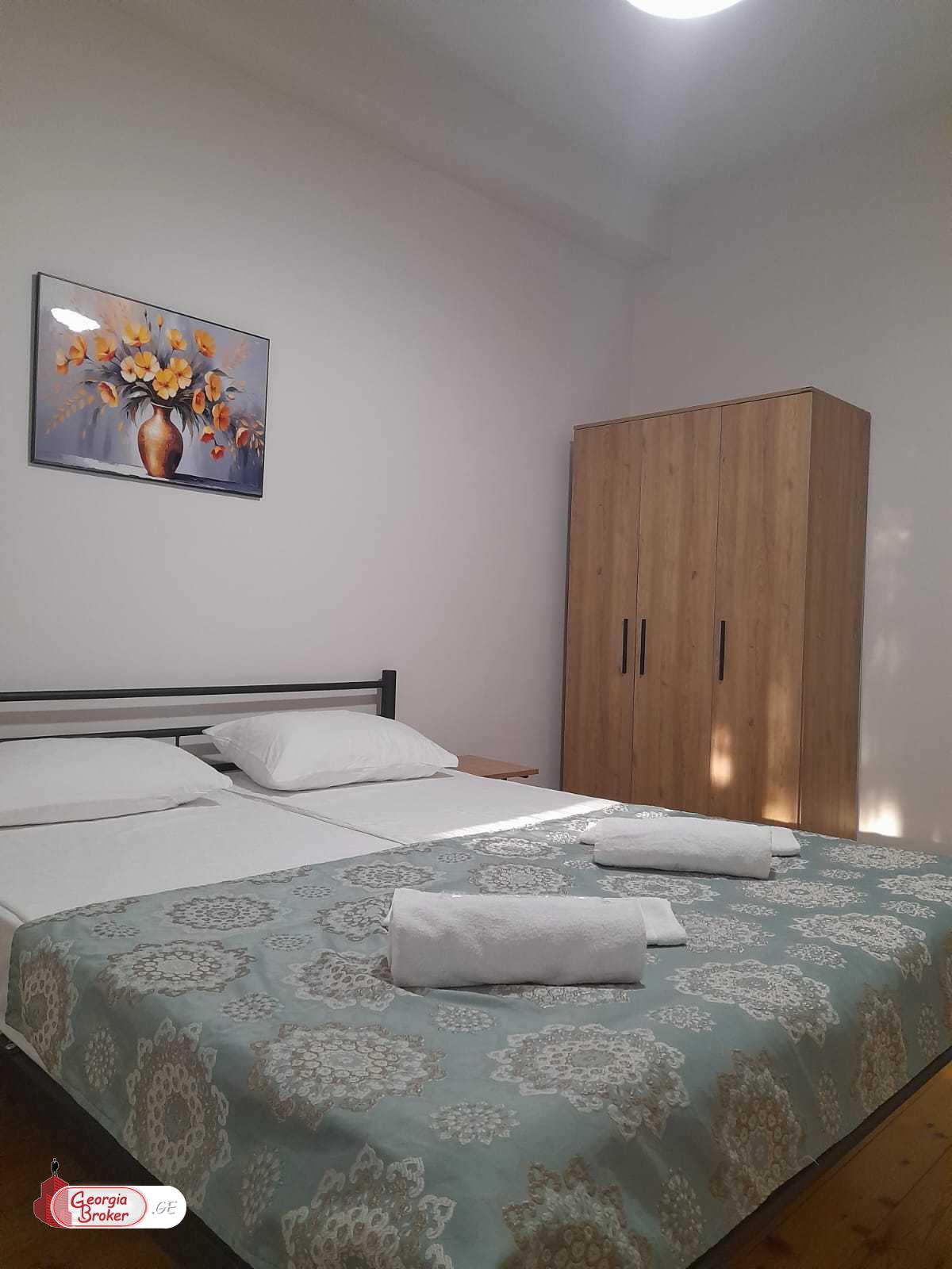 продается квартира с новым ремонтом 3-комнаты