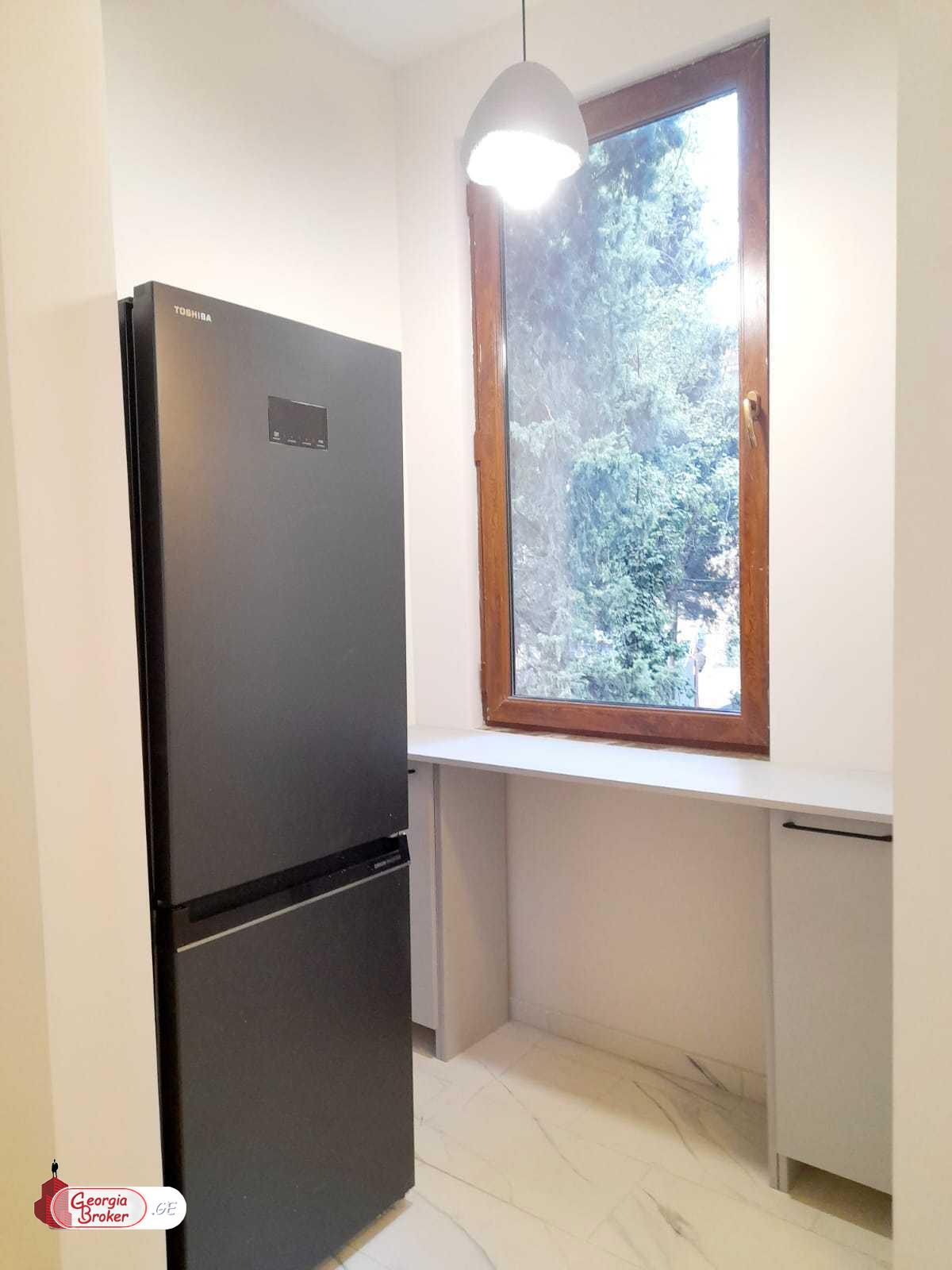 продается квартира с новым ремонтом 3-комнаты