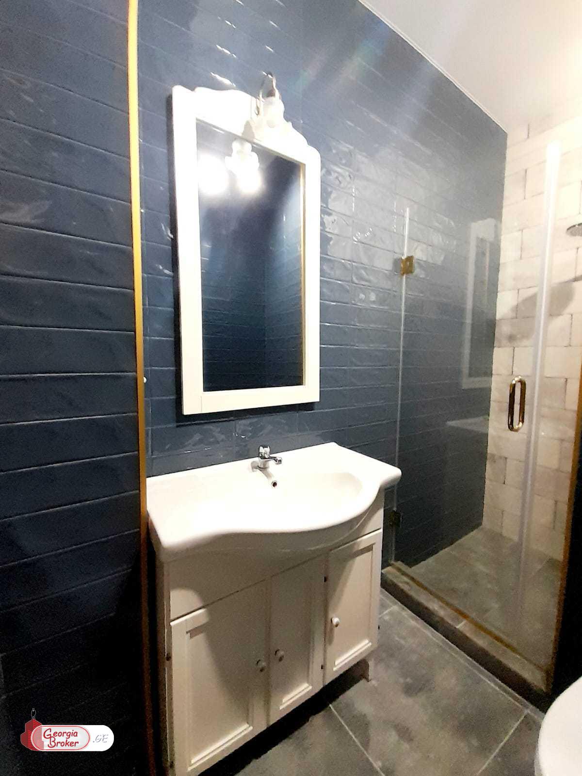 продается квартира с новым ремонтом 3-комнаты