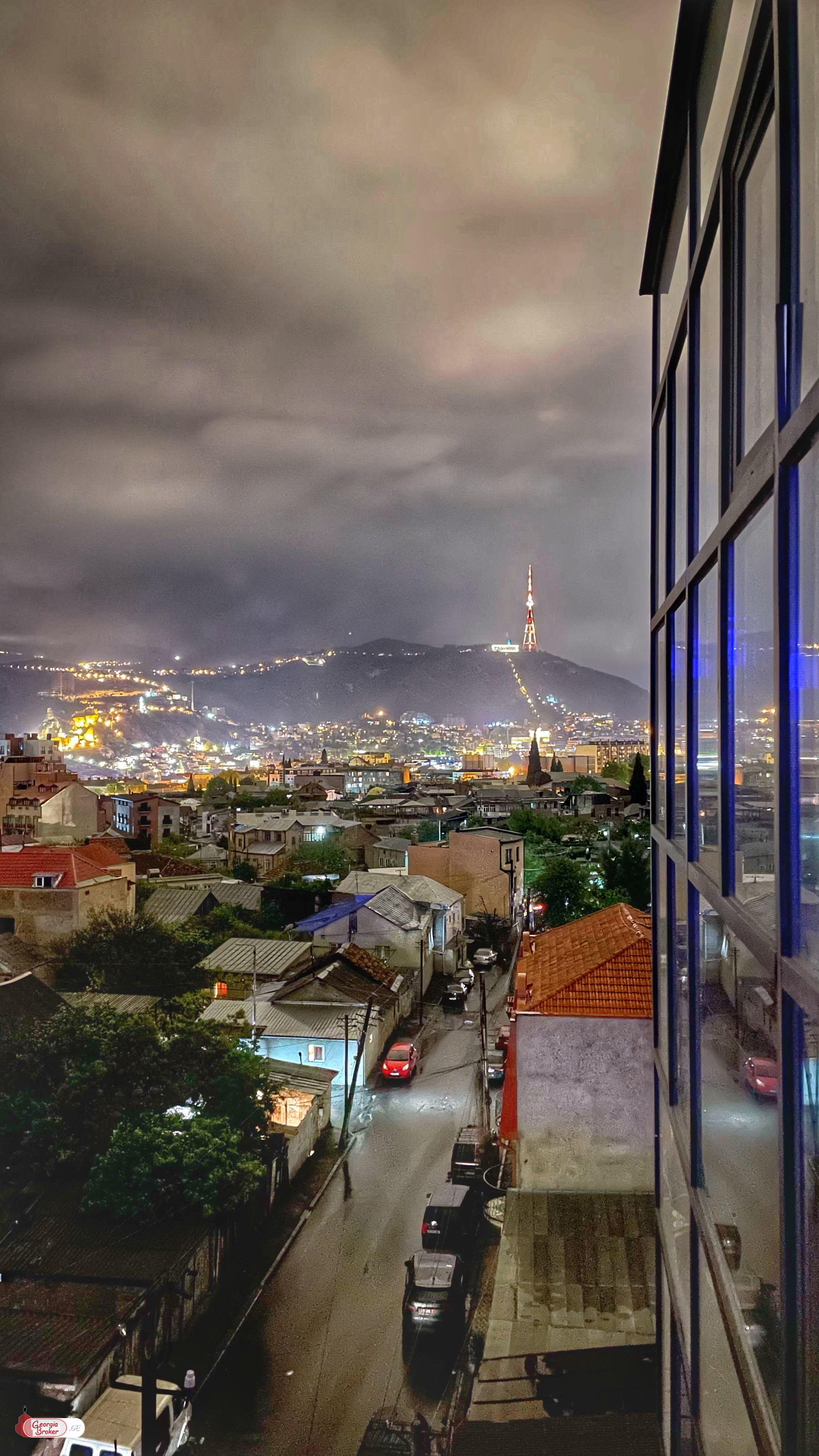 იყიდება ახალი გარემონტებული 3 ოთახიანი ბინა