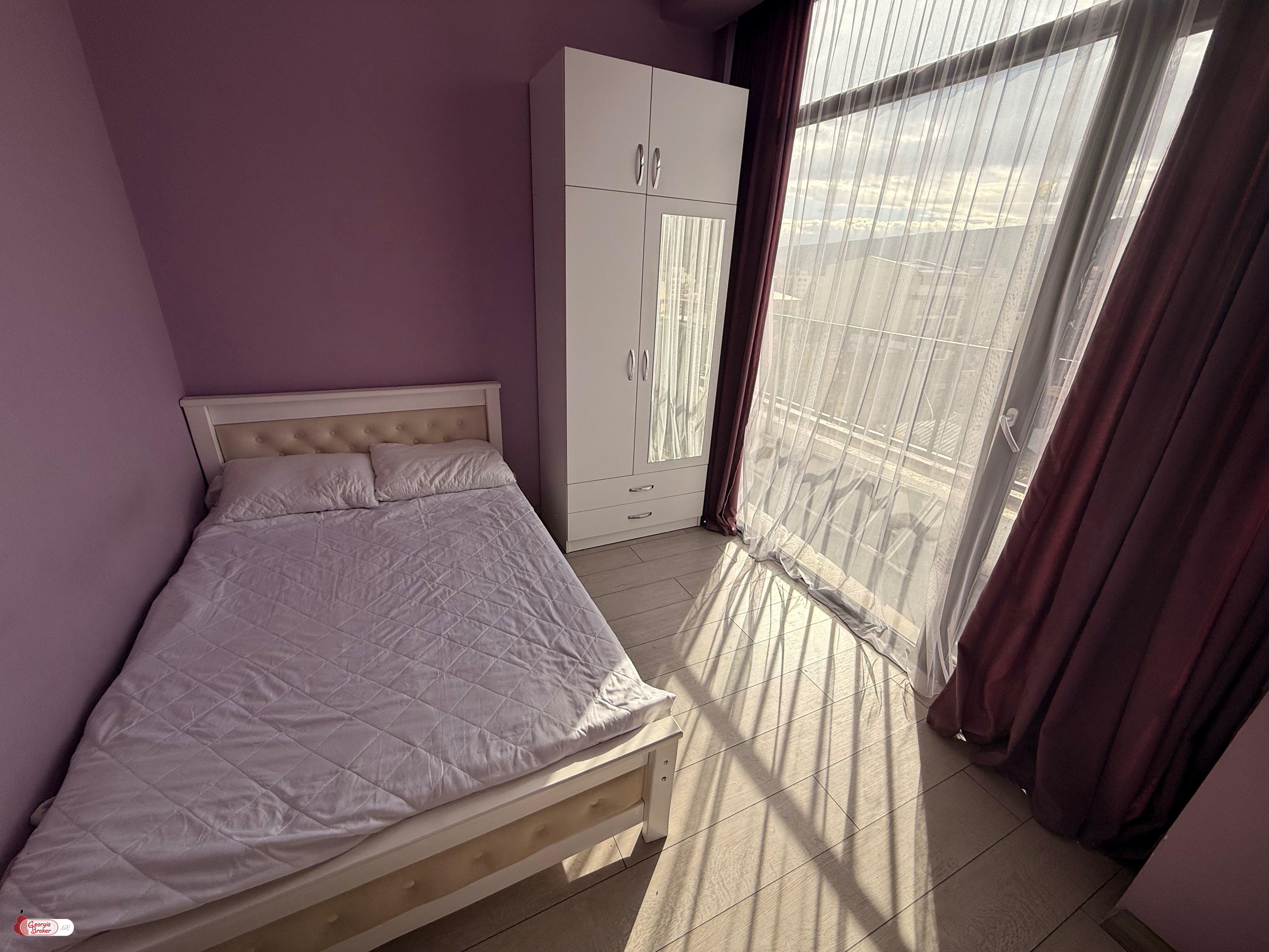 იყიდება ახალი გარემონტებული 3 ოთახიანი ბინა