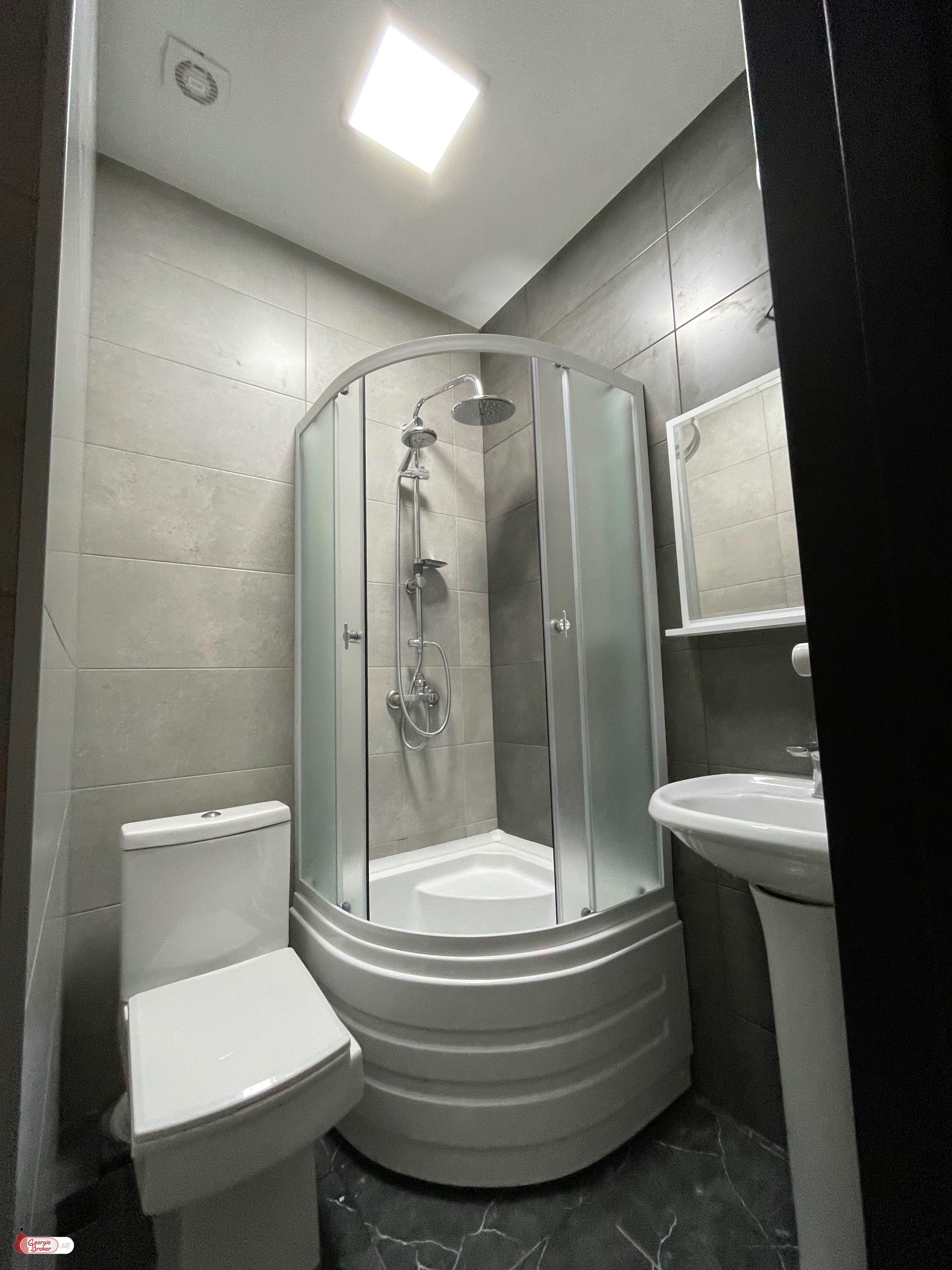 იყიდება ახალი გარემონტებული 3 ოთახიანი ბინა