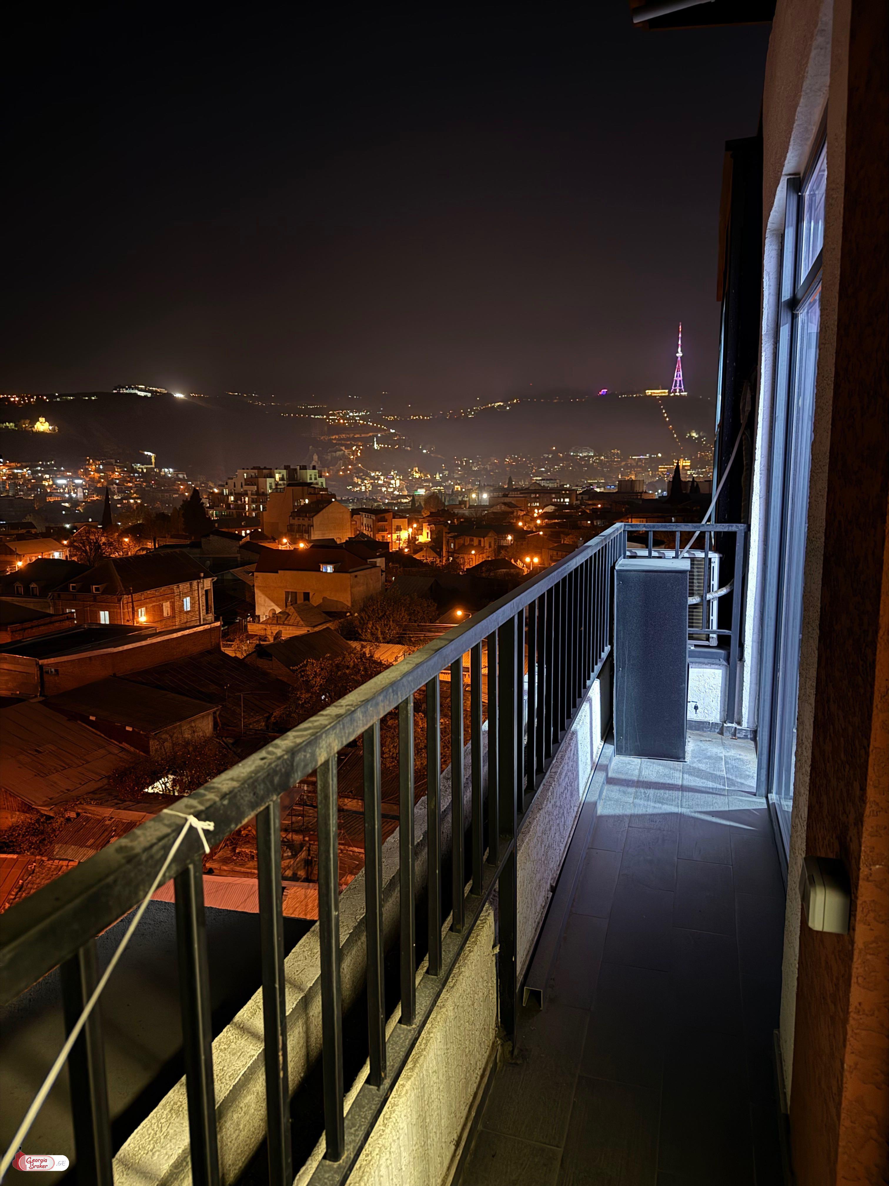 იყიდება ახალი გარემონტებული 3 ოთახიანი ბინა