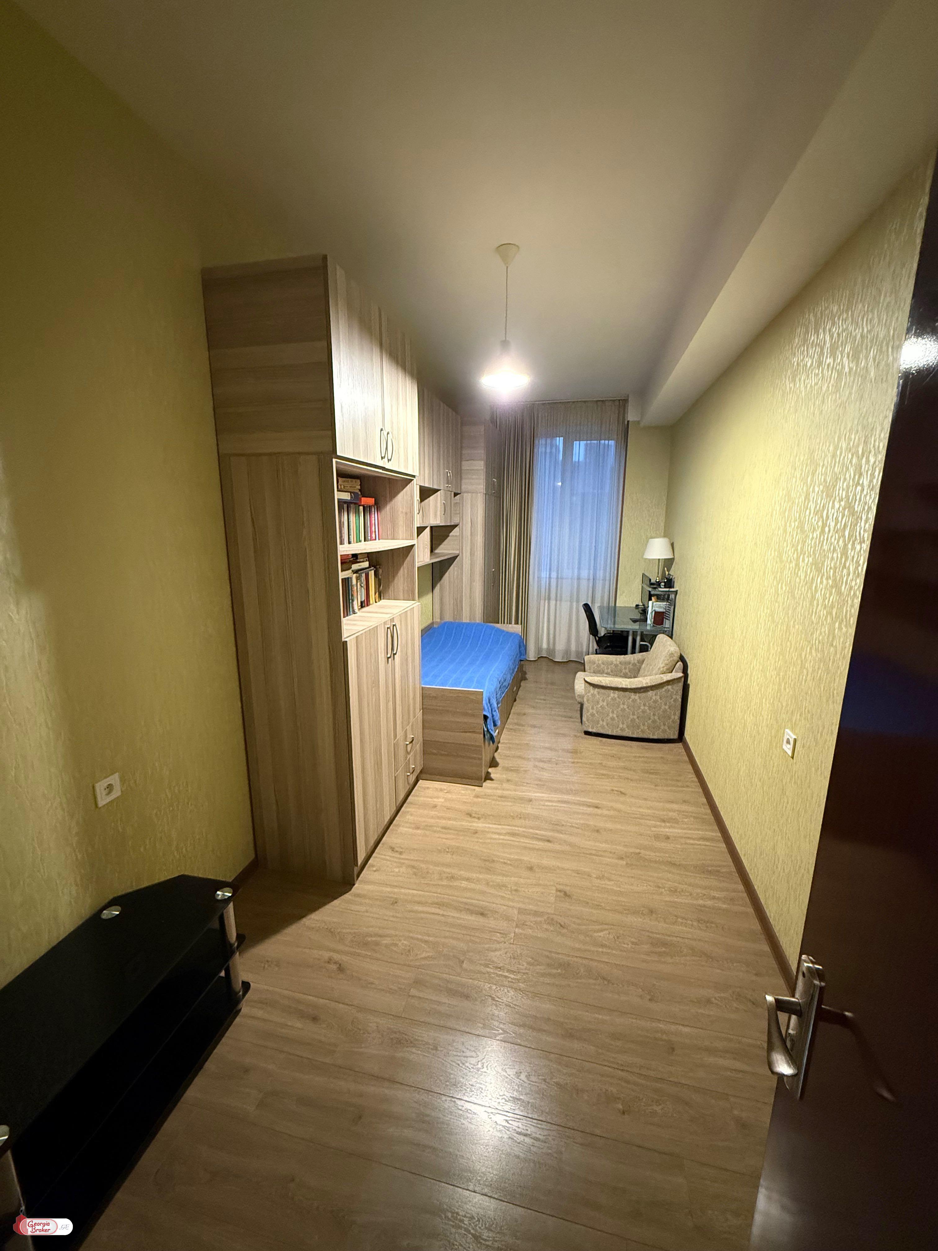 იყიდება ახალი გარემონტებული 4 ოთახიანი ბინა