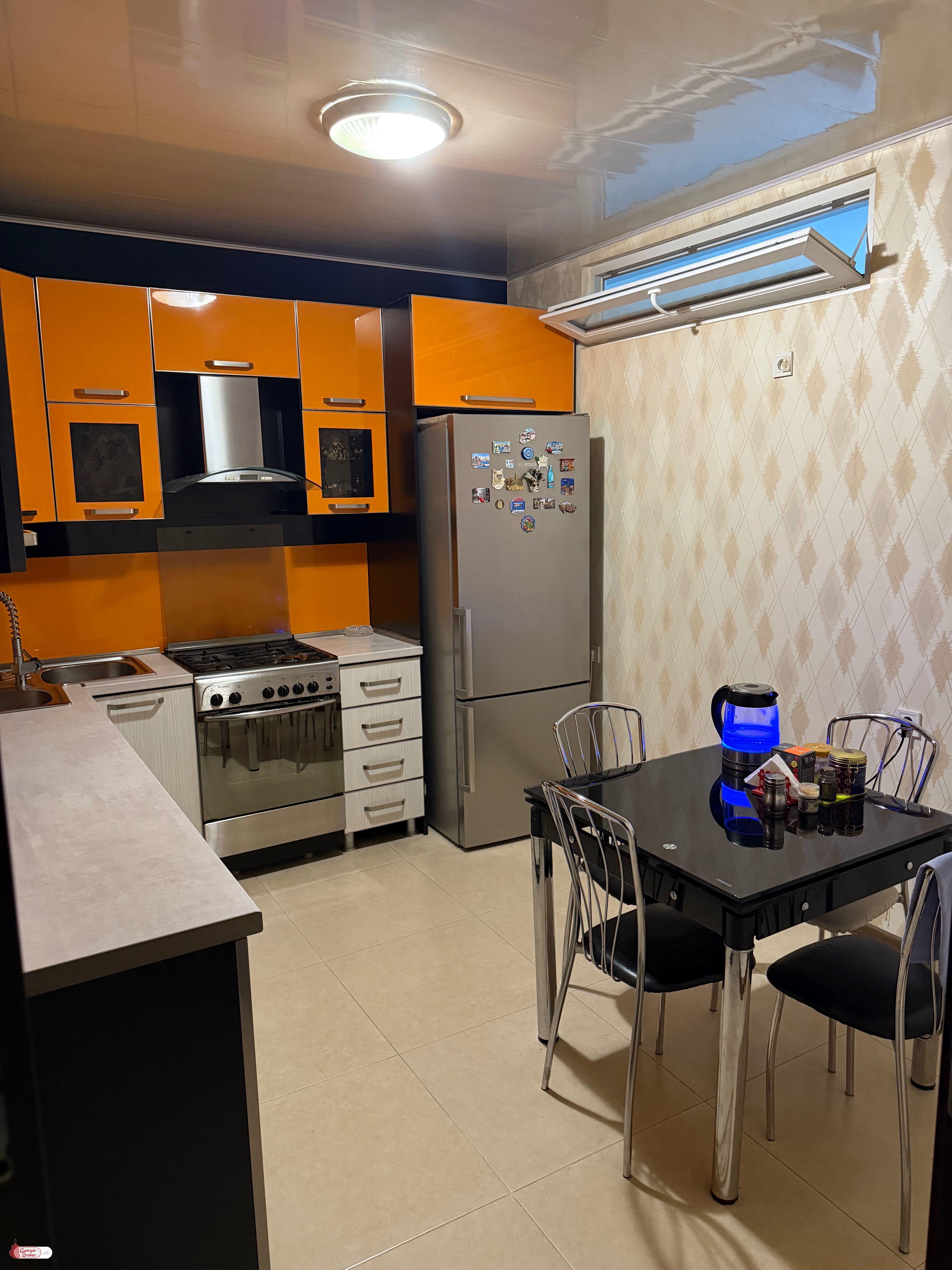 იყიდება ახალი გარემონტებული 4 ოთახიანი ბინა