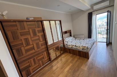 продается квартира с новым ремонтом 4-комнаты