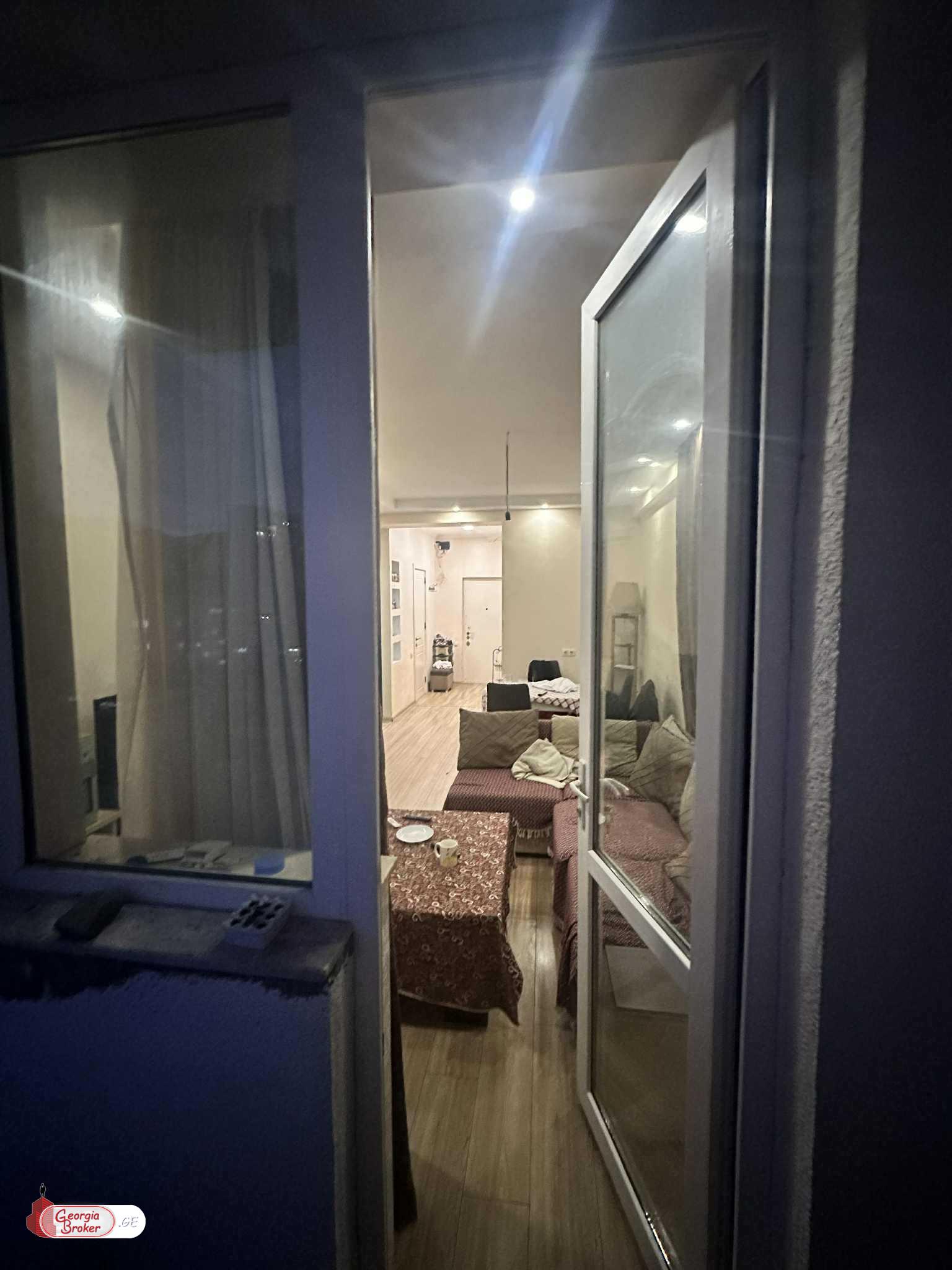 продается квартира с новым ремонтом 3-комнаты