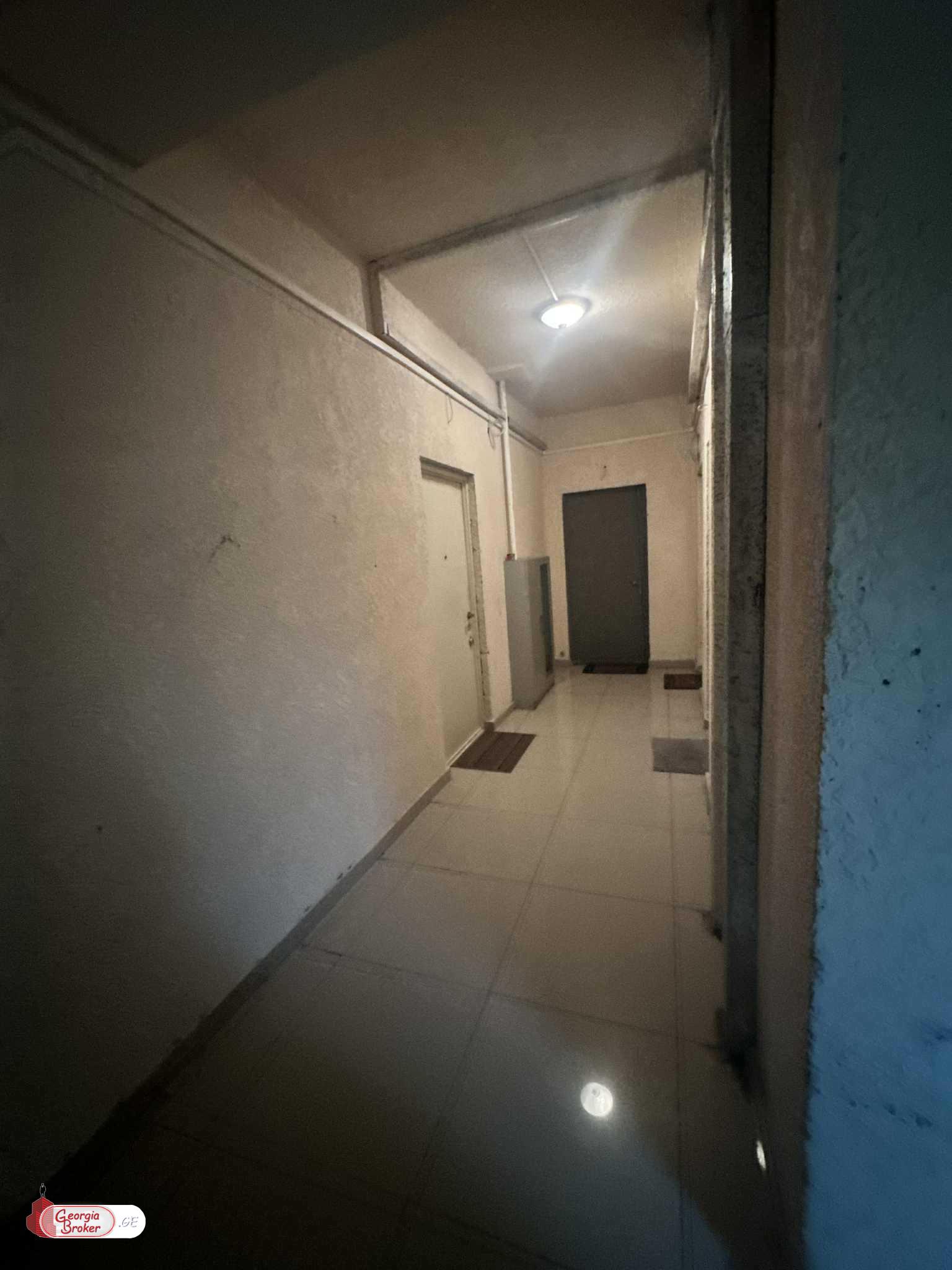 продается квартира с новым ремонтом 3-комнаты