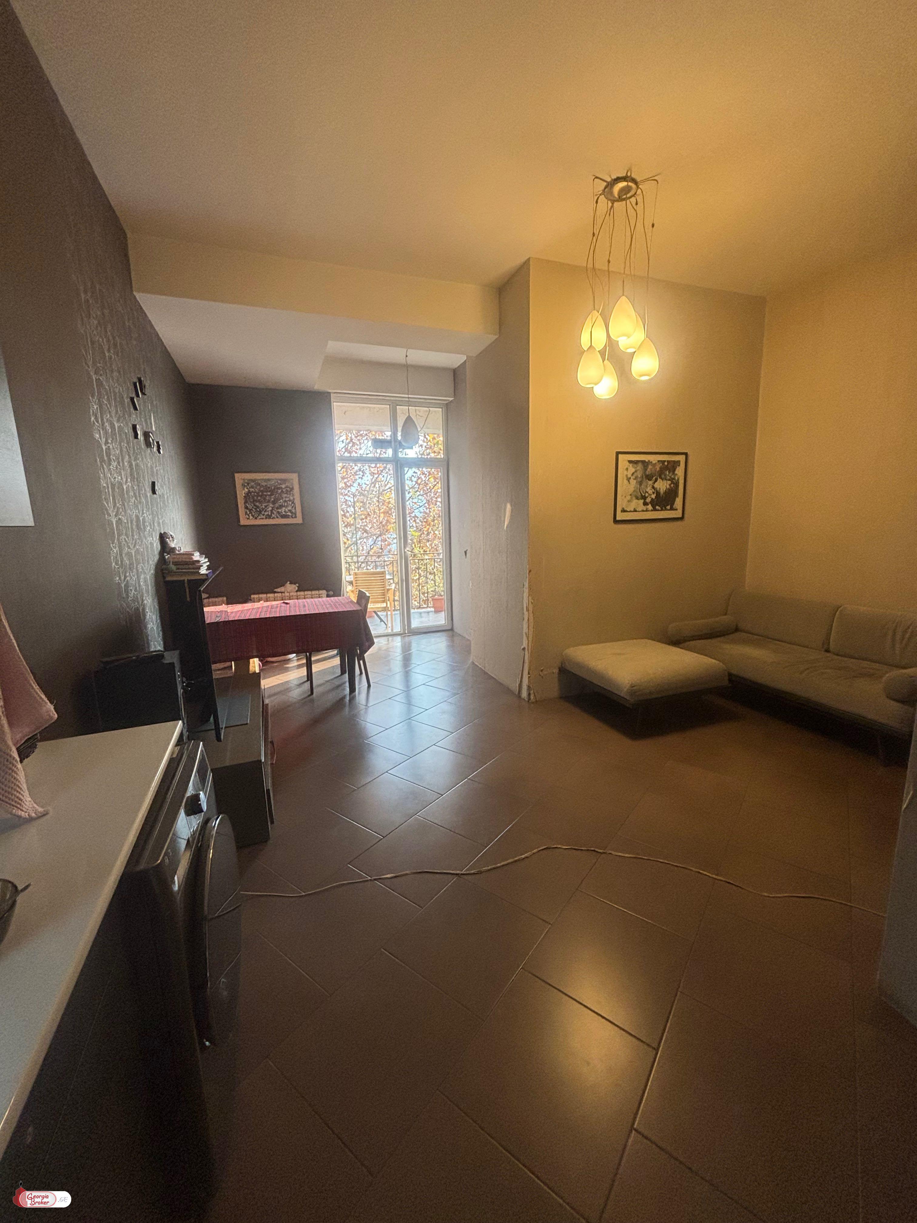 იყიდება ახალი გარემონტებული 3 ოთახიანი ბინა