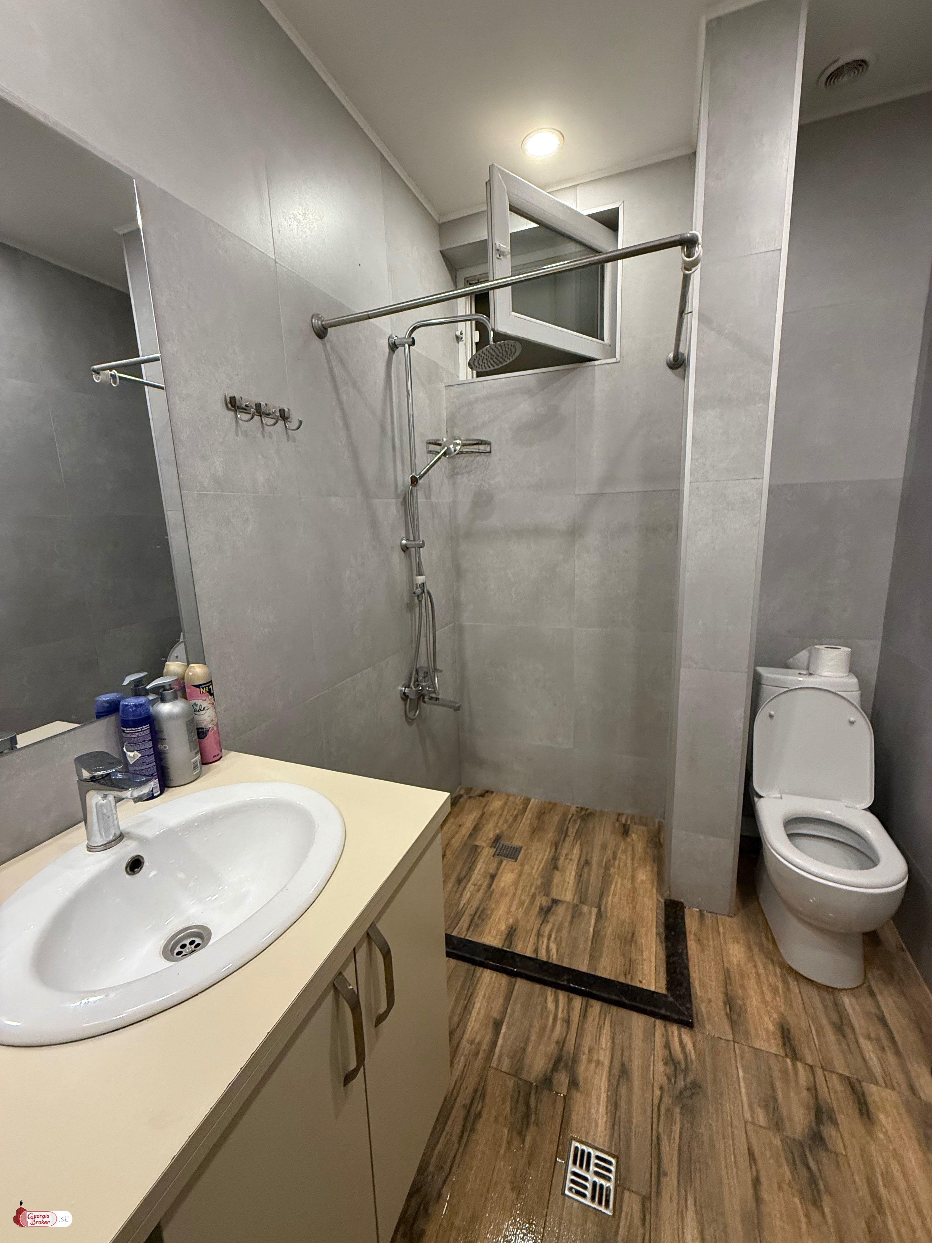 nearly repaired 3-room apartment for sale