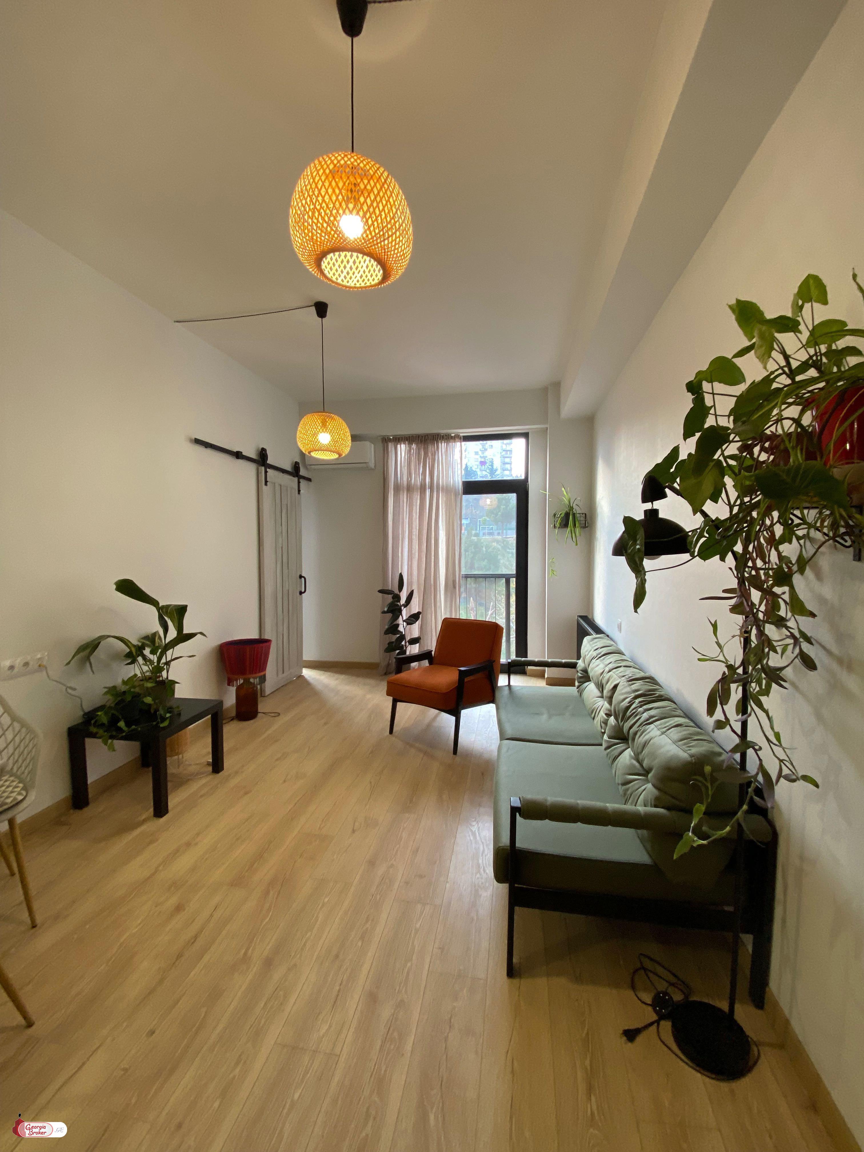 продается квартира с новым ремонтом 3-комнаты