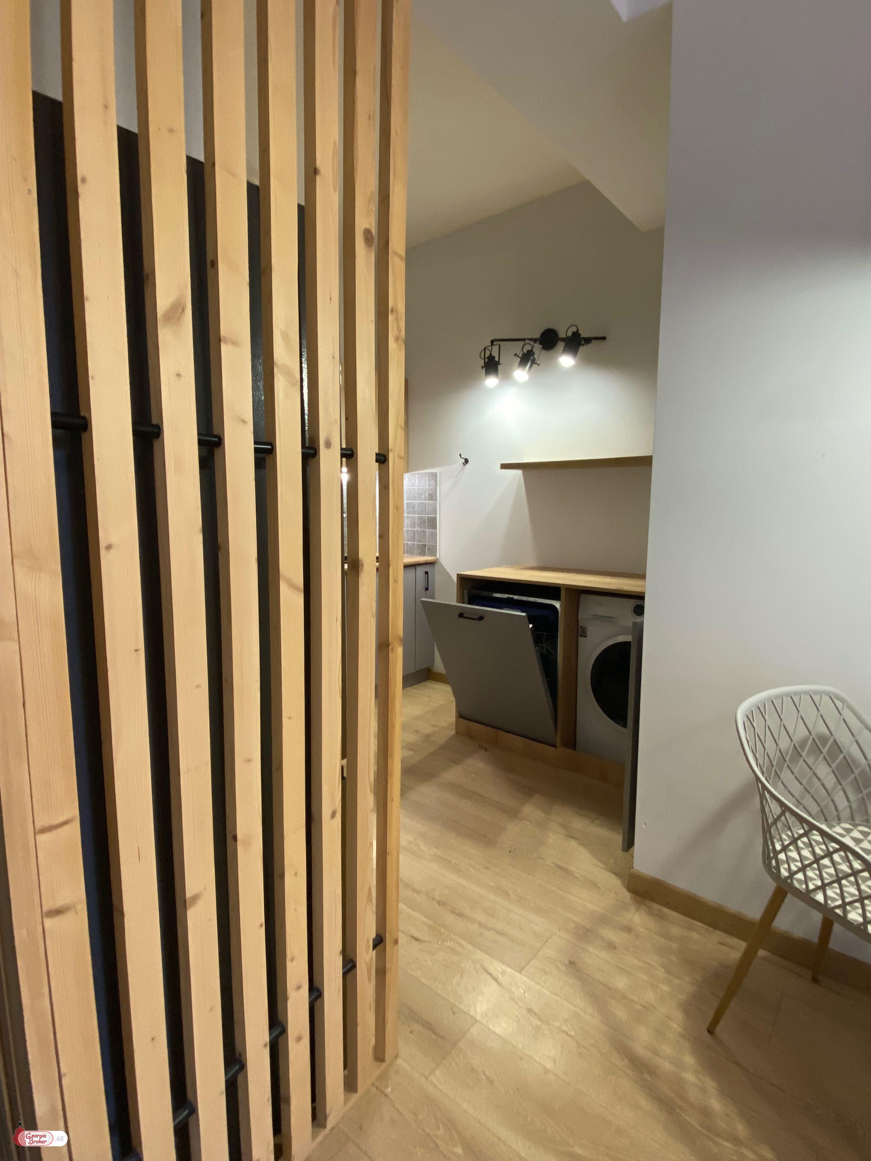 продается квартира с новым ремонтом 3-комнаты