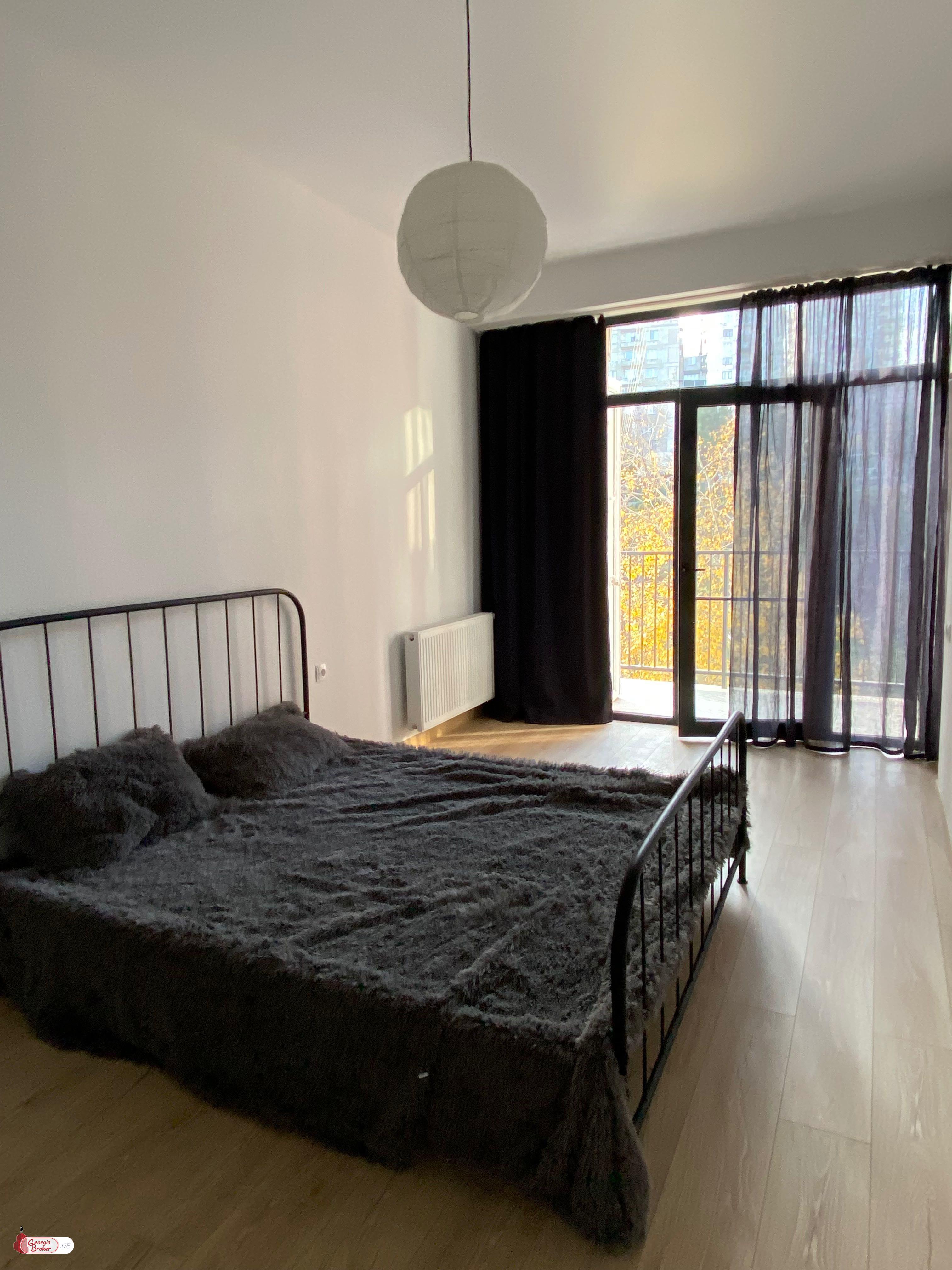 продается квартира с новым ремонтом 3-комнаты