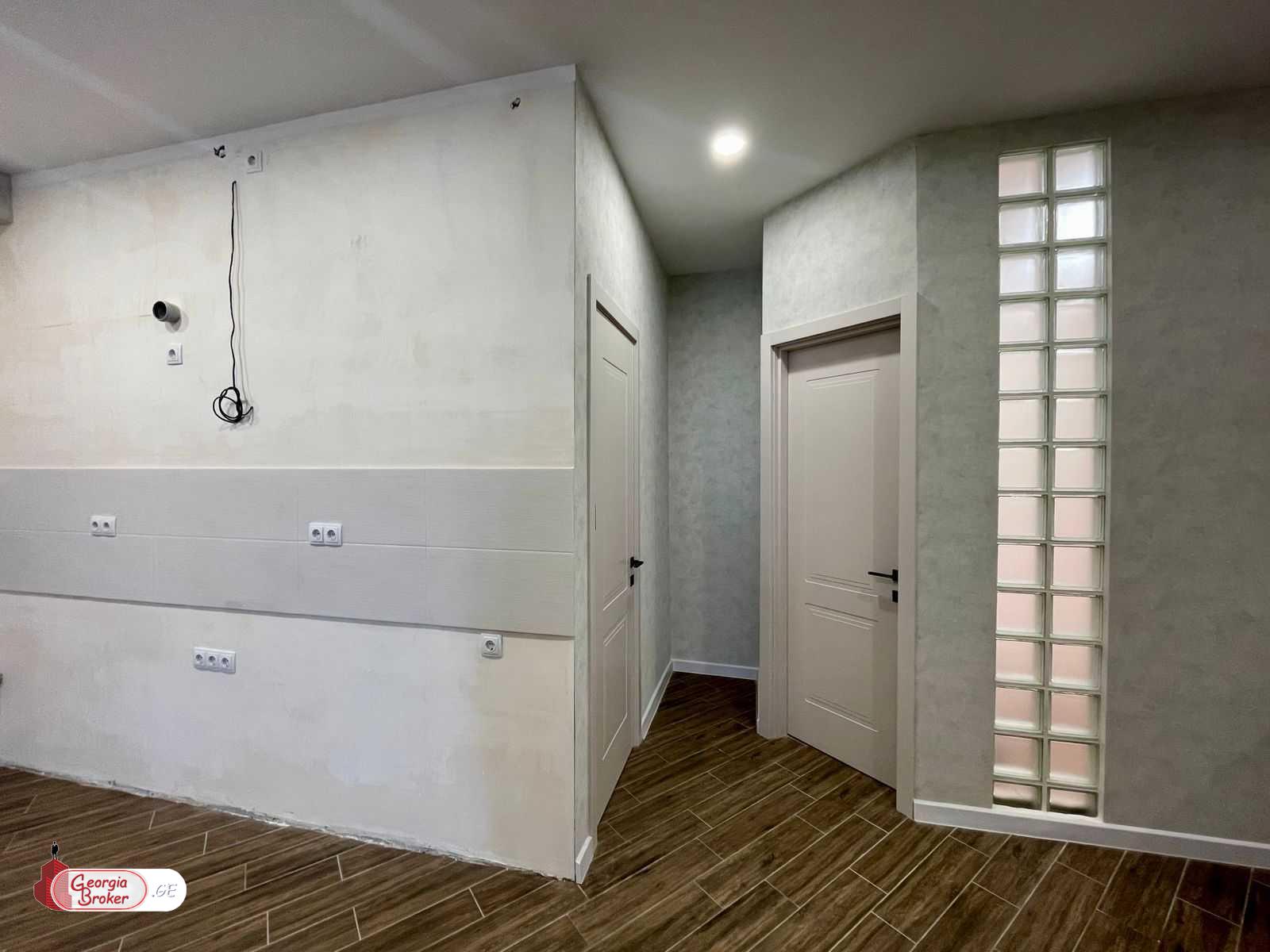 იყიდება ახალი გარემონტებული 4 ოთახიანი ბინა