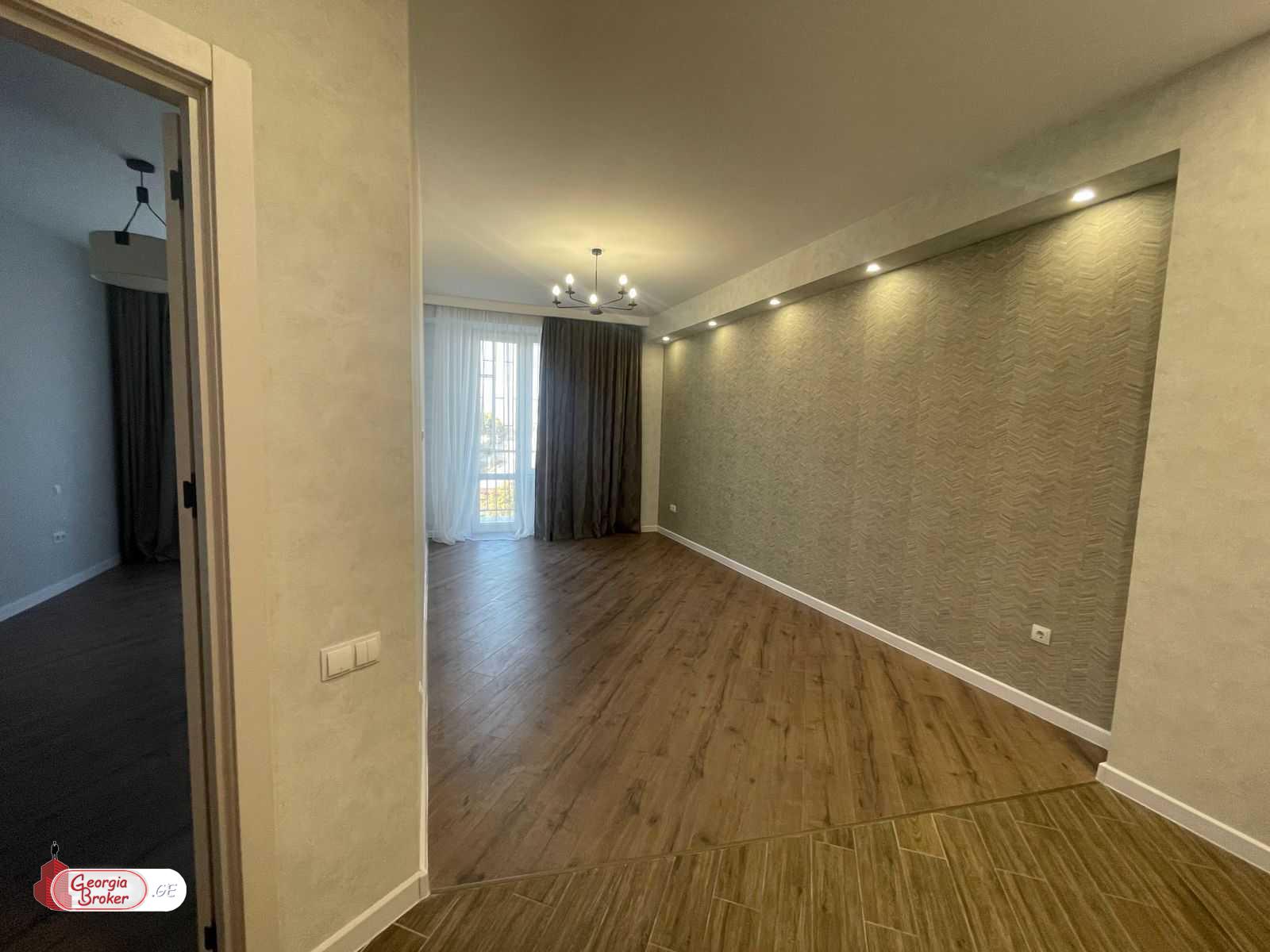 იყიდება ახალი გარემონტებული 4 ოთახიანი ბინა