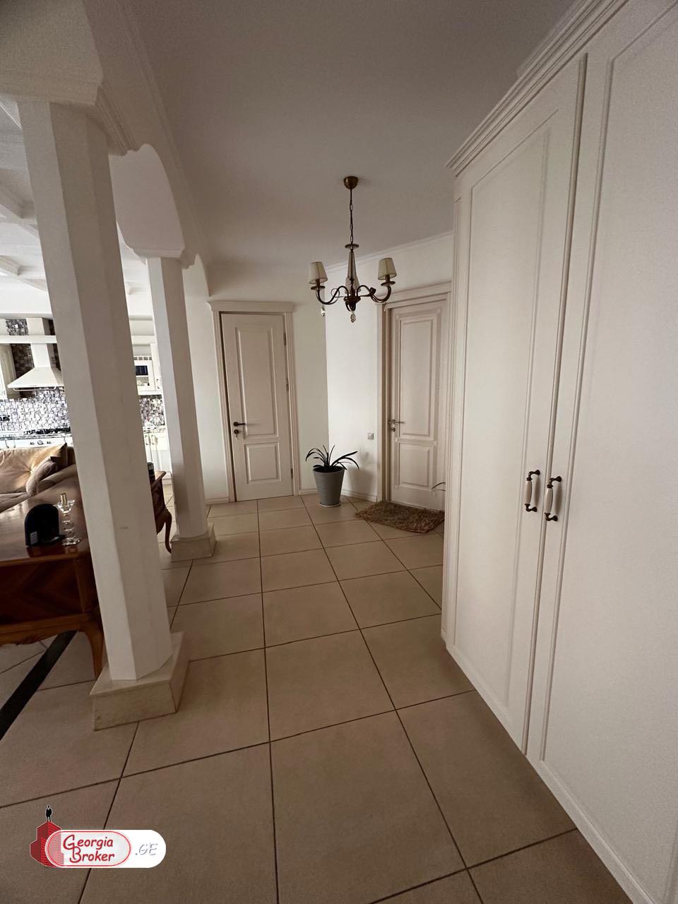 იყიდება ახალი გარემონტებული 2 ოთახიანი ბინა