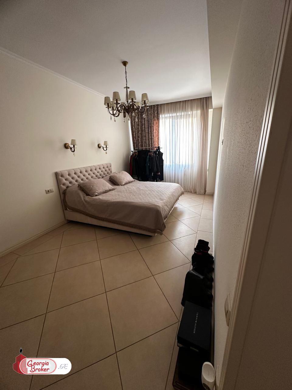 იყიდება ახალი გარემონტებული 2 ოთახიანი ბინა