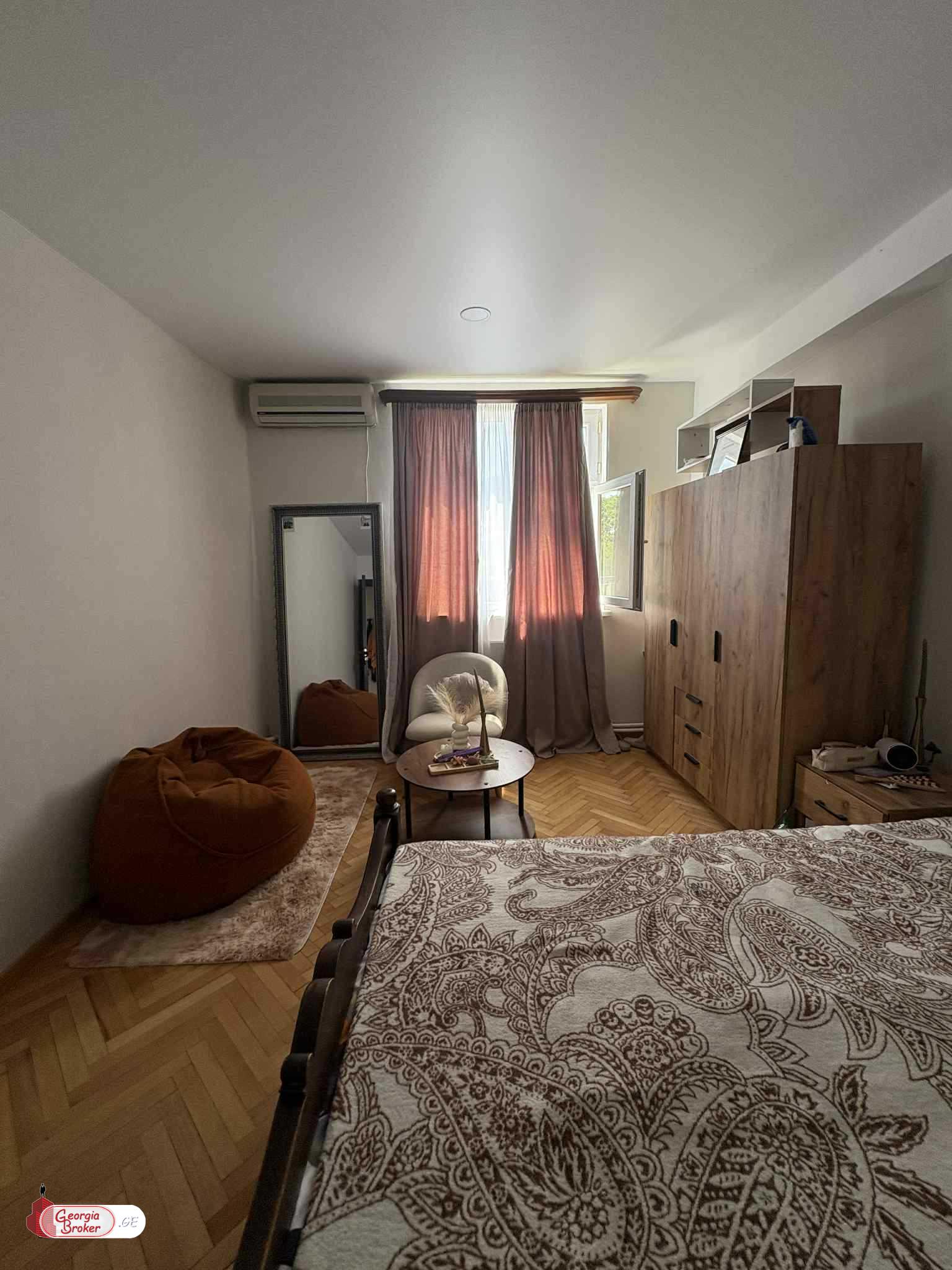 продается квартира с новым ремонтом 5-комнат