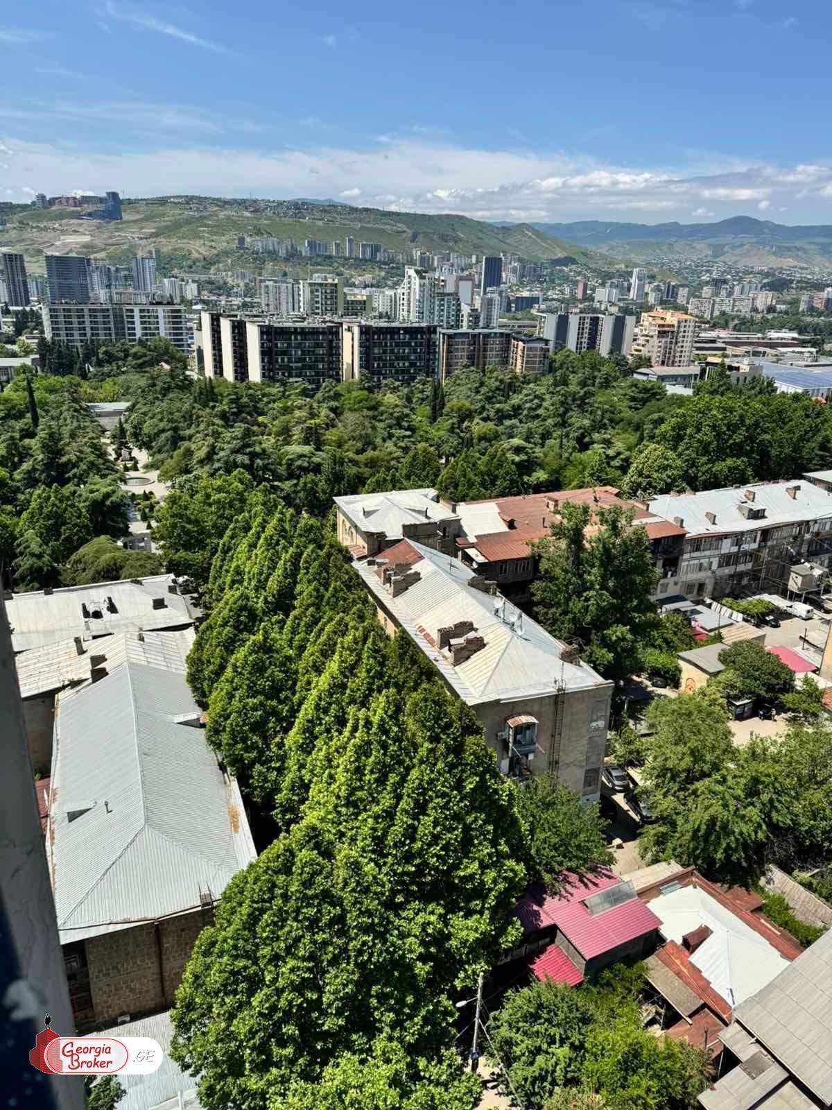 იყიდება ახალი აშენებული 2 ოთახიანი ბინა