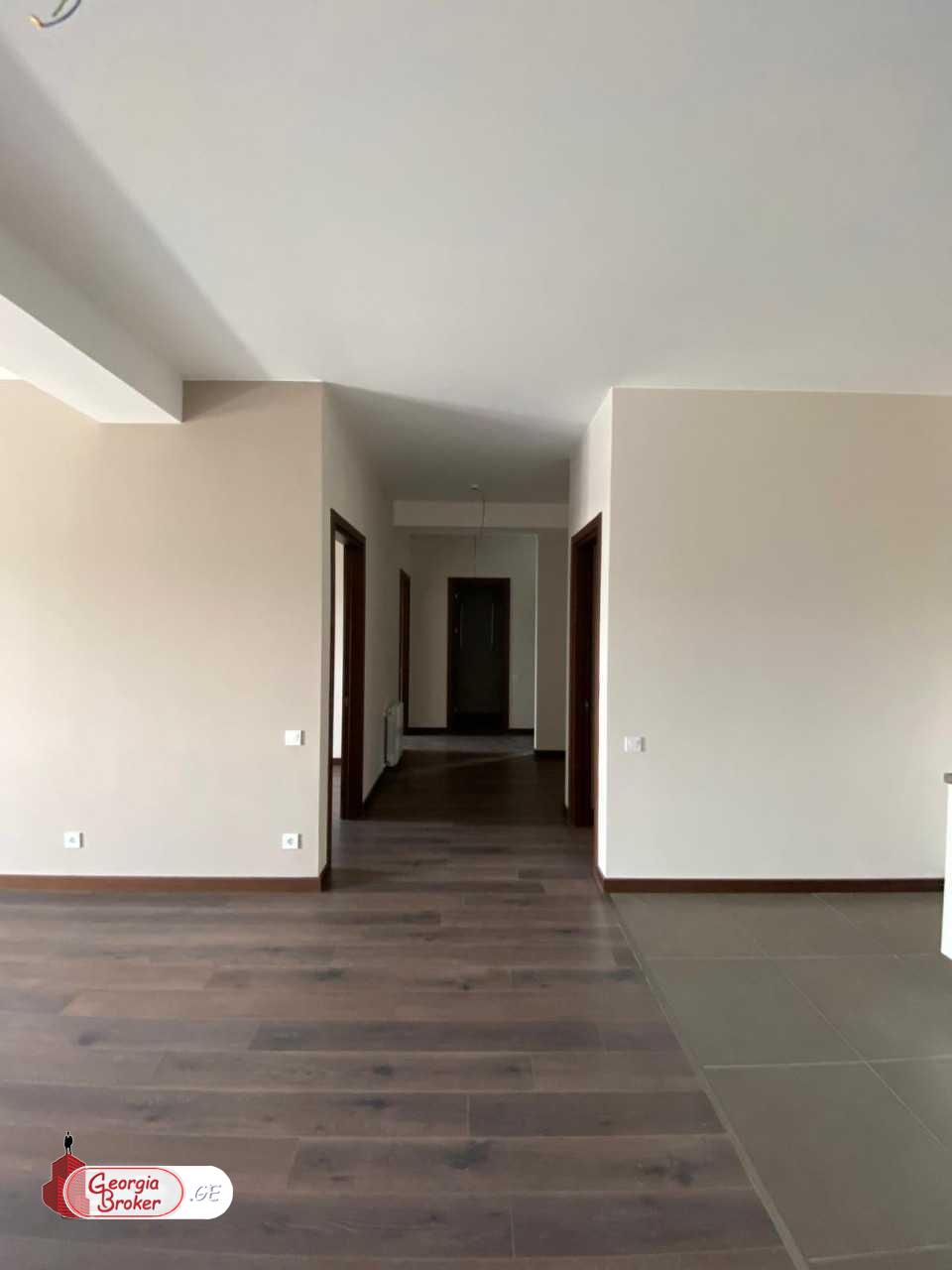 იყიდება ახალი გარემონტებული 3 ოთახიანი ბინა