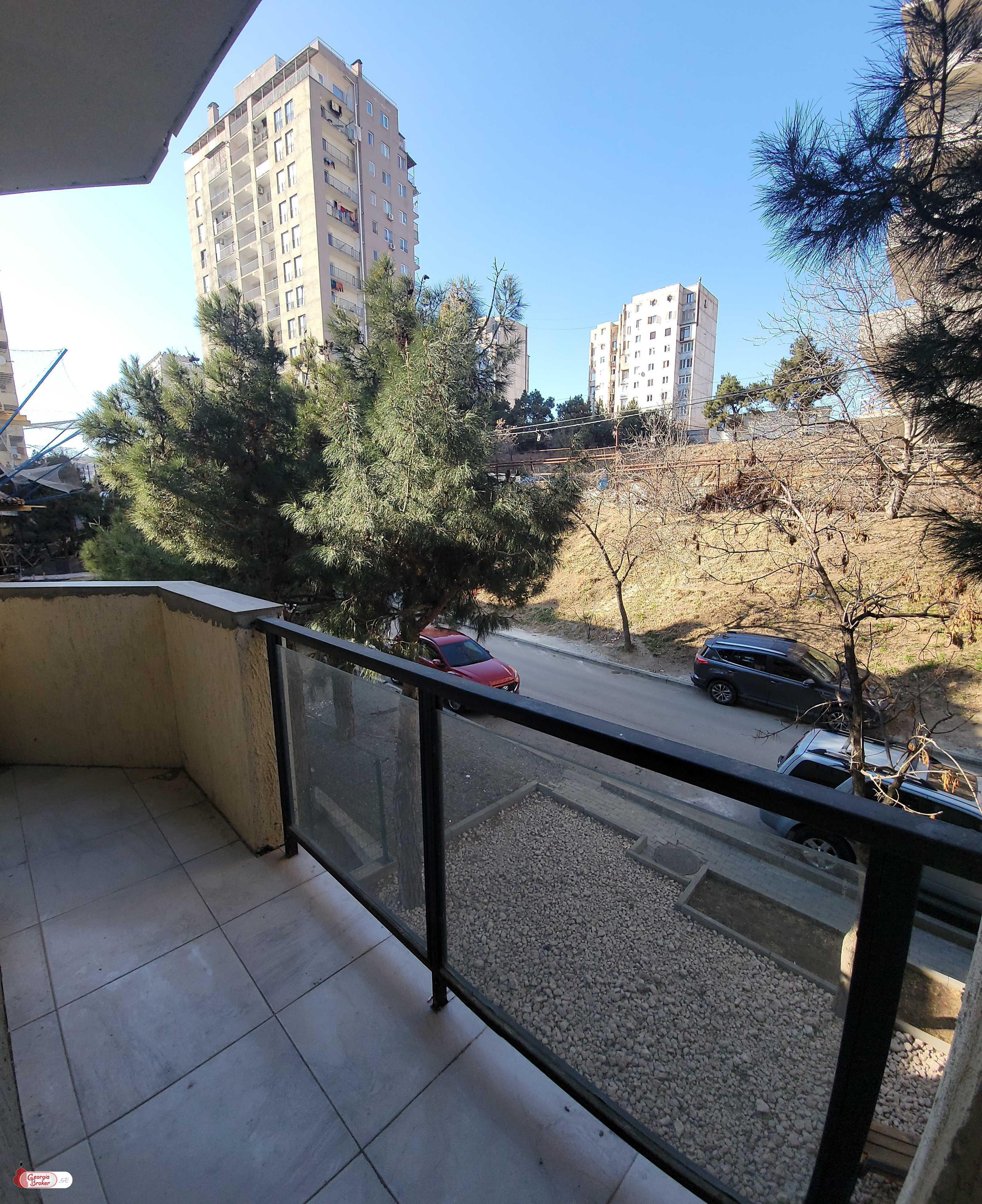 nearly repaired 3-room apartment for sale