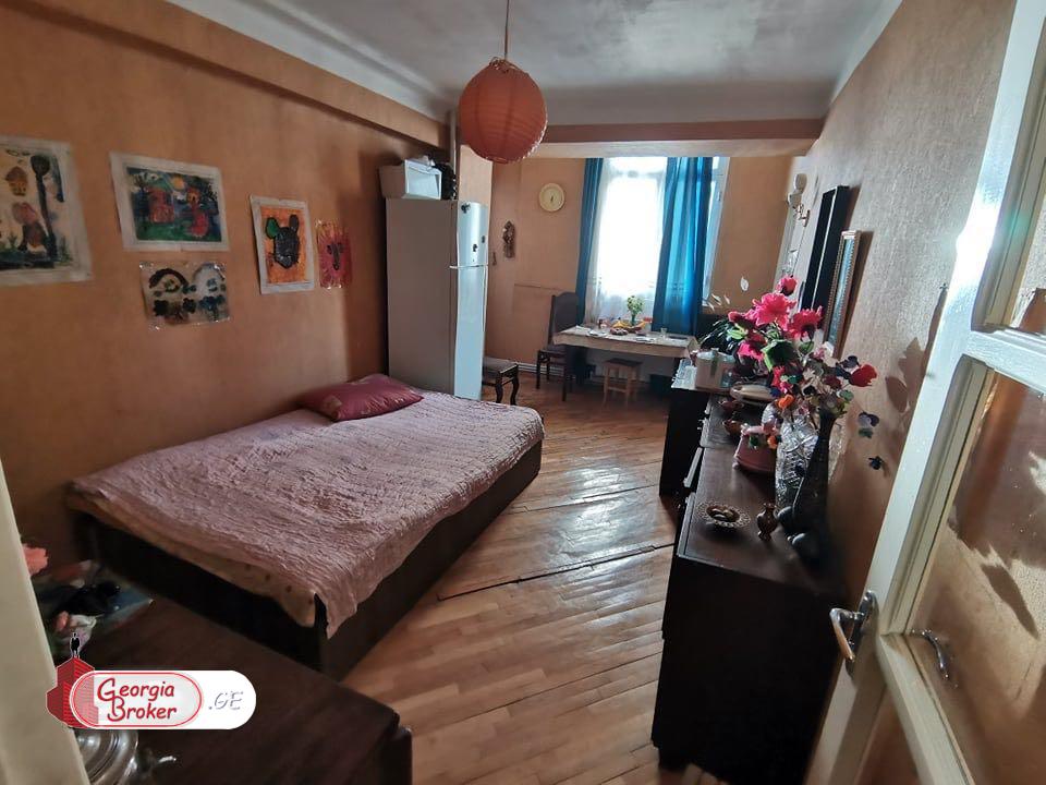 old repaired 3-room apartment for sale