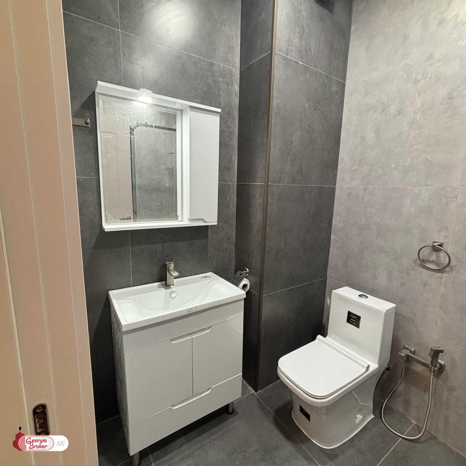 продается квартира с новым ремонтом 2-комнаты