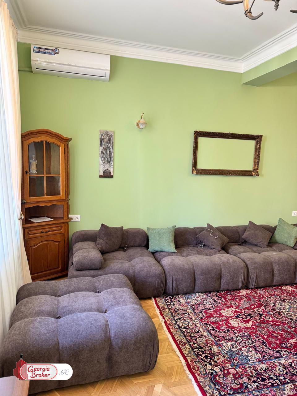 იყიდება ახალი გარემონტებული 5 ოთახიანი ბინა