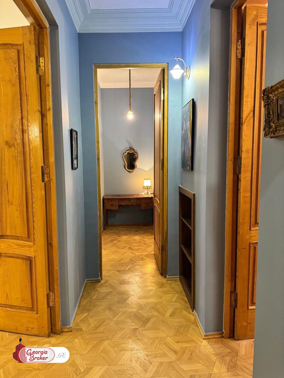 იყიდება ახალი გარემონტებული 5 ოთახიანი ბინა