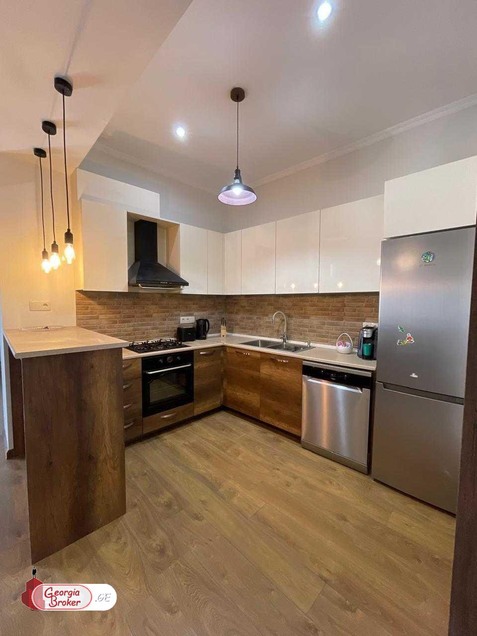 იყიდება ახალი გარემონტებული 3 ოთახიანი ბინა